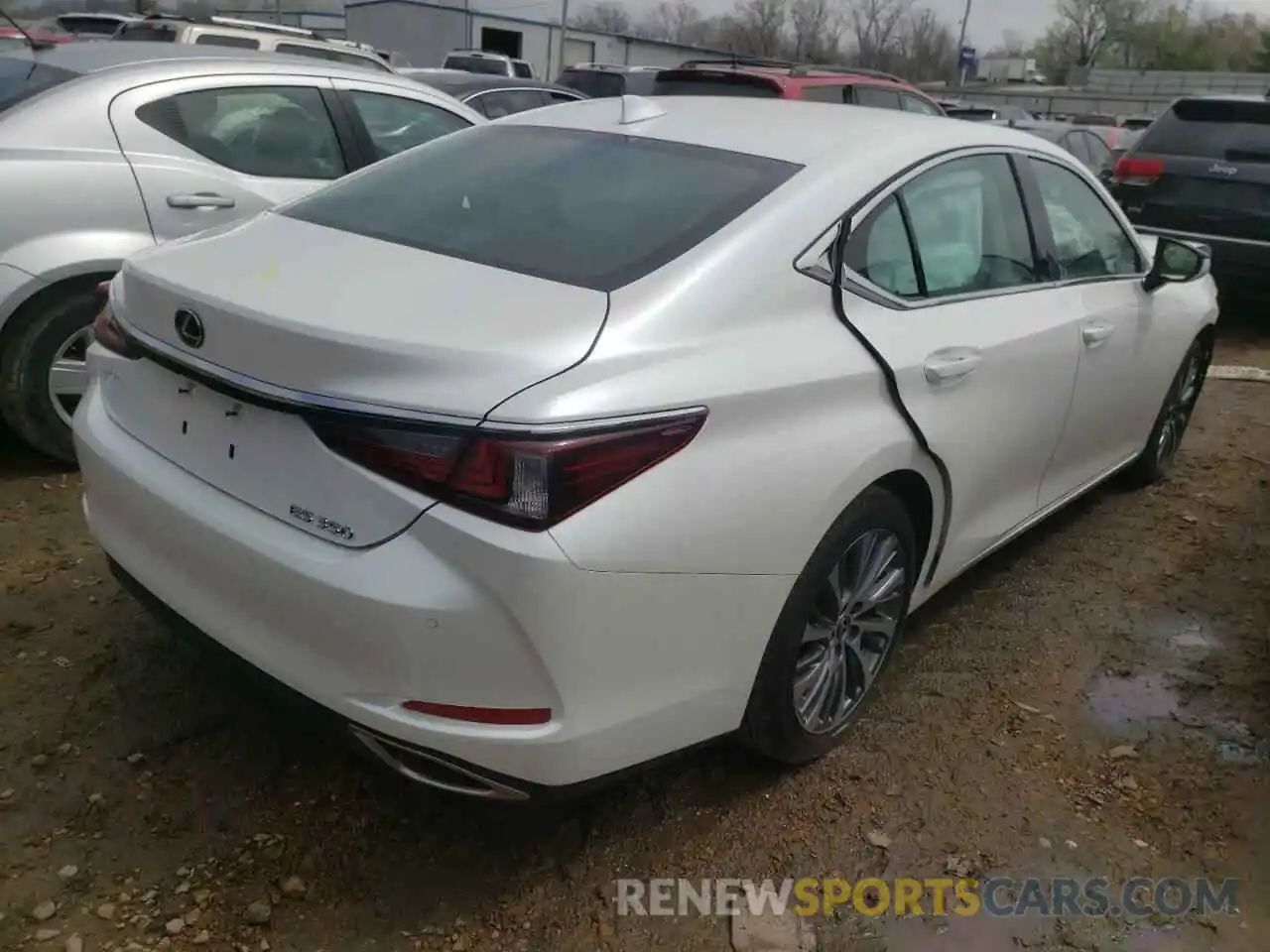 4 Photograph of a damaged car 58ADZ1B17LU079204 LEXUS ES350 2020