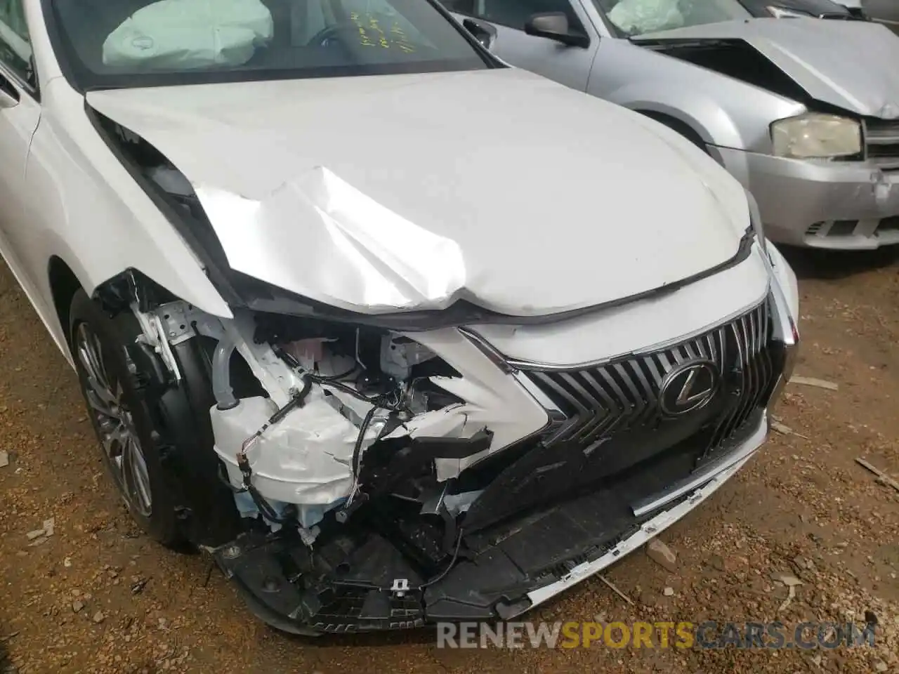 9 Photograph of a damaged car 58ADZ1B17LU079204 LEXUS ES350 2020