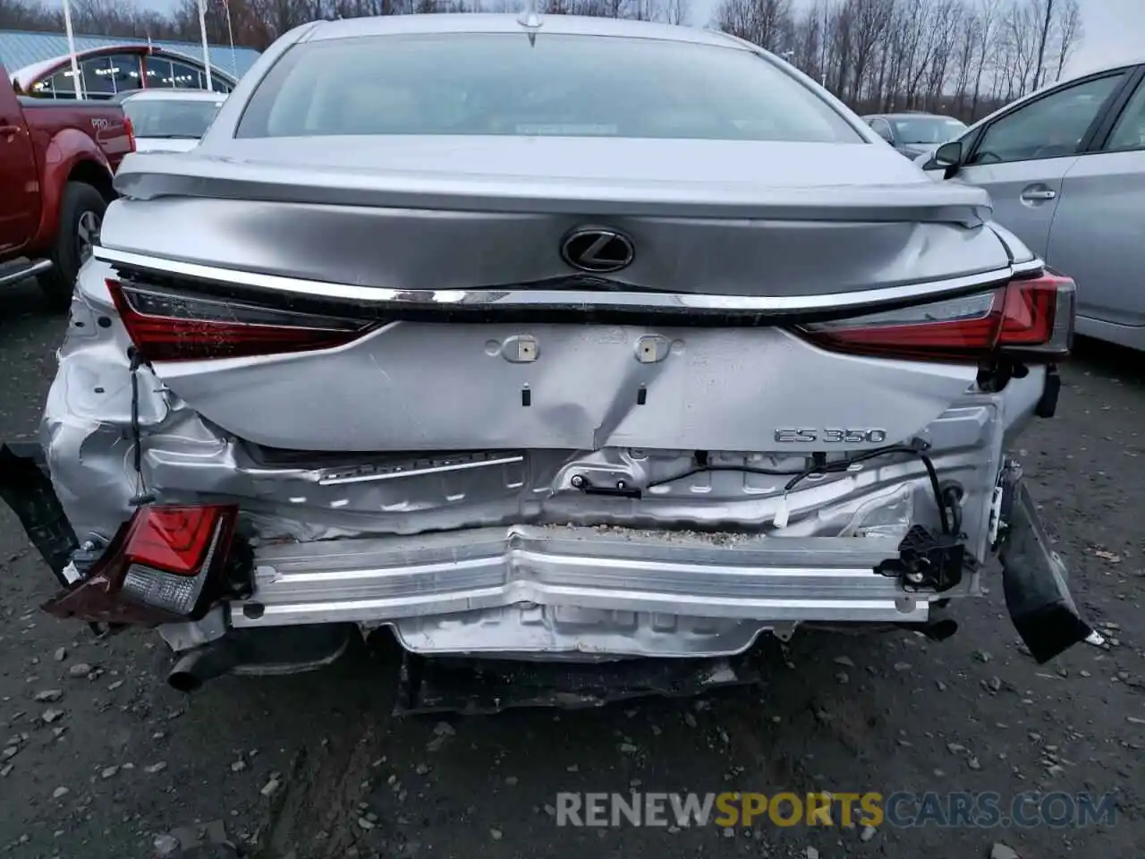 9 Photograph of a damaged car 58ADZ1B17LU081664 LEXUS ES350 2020