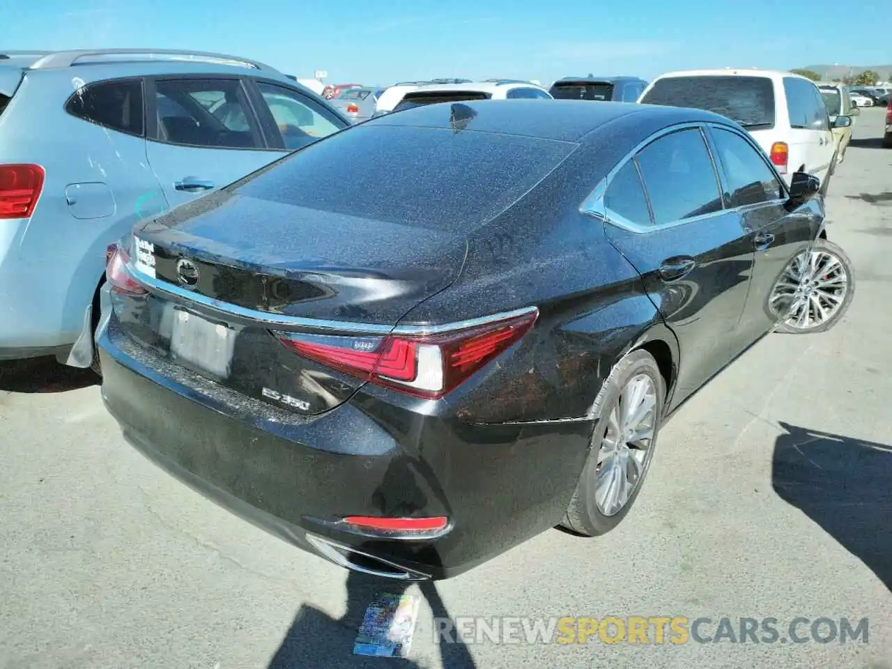 4 Photograph of a damaged car 58ADZ1B18LU056577 LEXUS ES350 2020