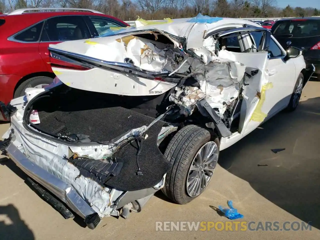 4 Photograph of a damaged car 58ADZ1B18LU057759 LEXUS ES350 2020