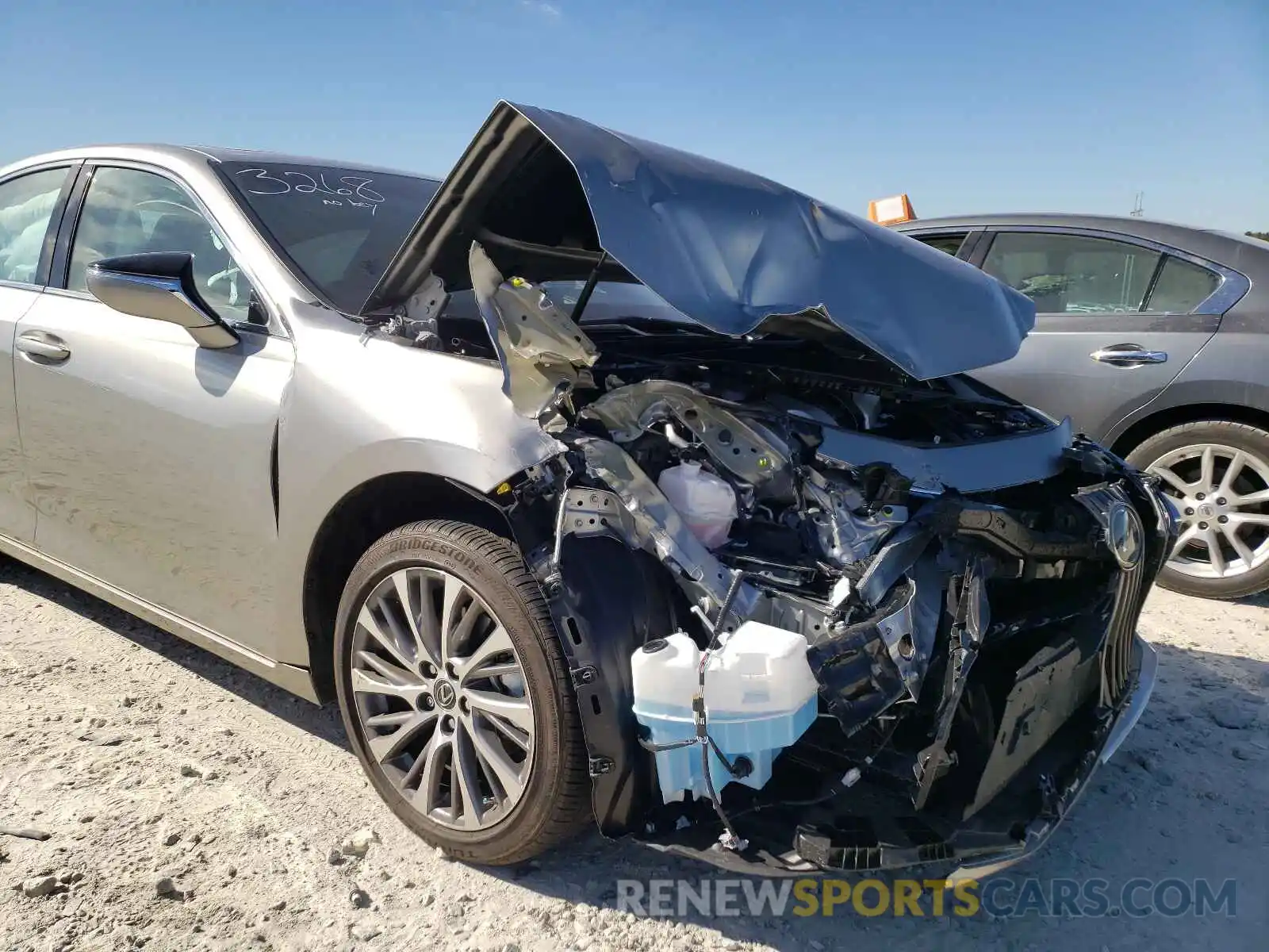 9 Photograph of a damaged car 58ADZ1B18LU063268 LEXUS ES350 2020