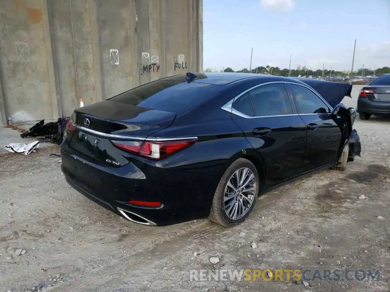 4 Photograph of a damaged car 58ADZ1B18LU067739 LEXUS ES350 2020