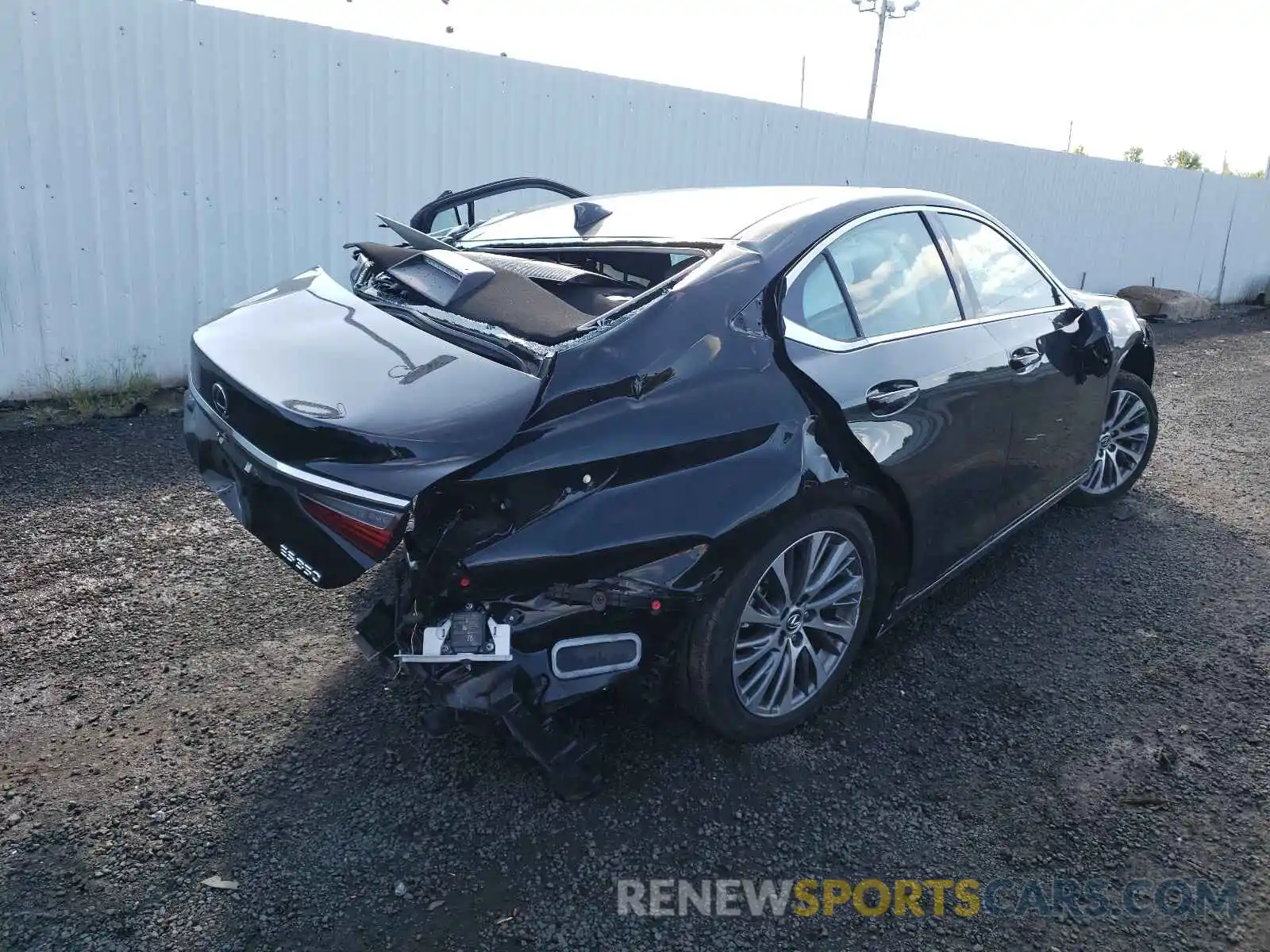 4 Photograph of a damaged car 58ADZ1B18LU071516 LEXUS ES350 2020