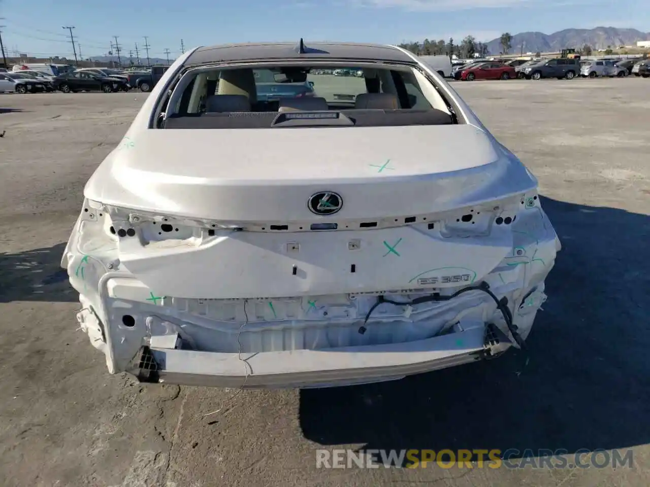 9 Photograph of a damaged car 58ADZ1B18LU075842 LEXUS ES350 2020