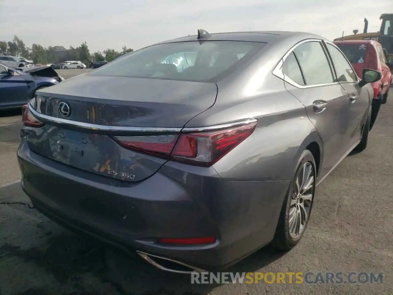 4 Photograph of a damaged car 58ADZ1B18LU080331 LEXUS ES350 2020