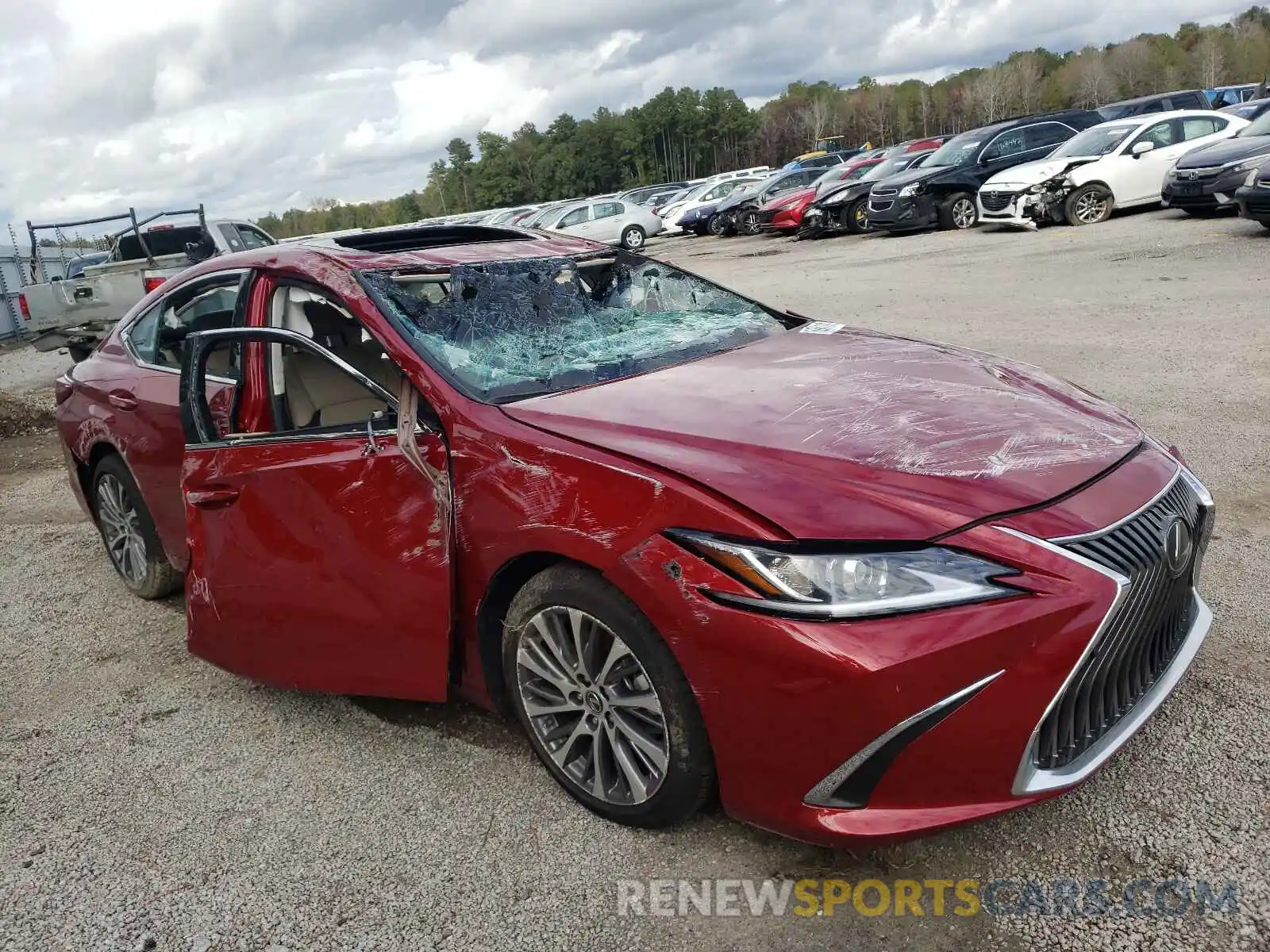 1 Photograph of a damaged car 58ADZ1B18LU081740 LEXUS ES350 2020