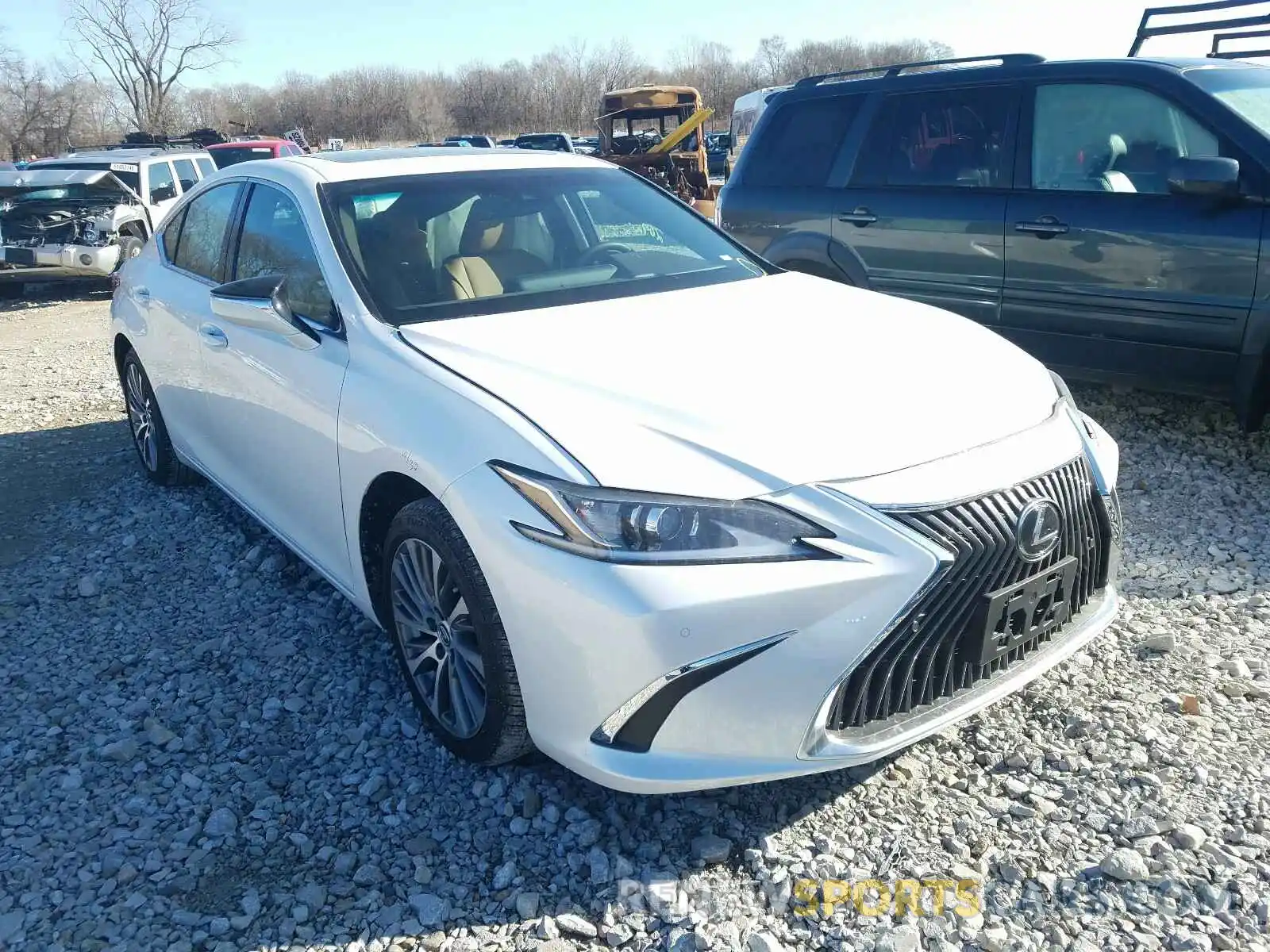 1 Photograph of a damaged car 58ADZ1B18LU082046 LEXUS ES350 2020