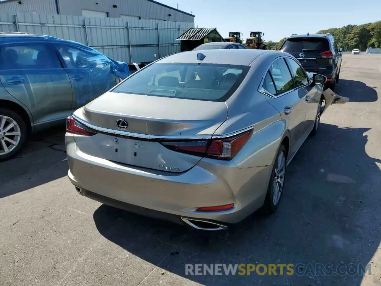 4 Photograph of a damaged car 58ADZ1B19LU053834 LEXUS ES350 2020