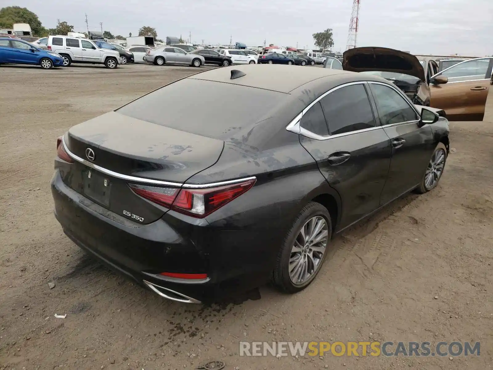 4 Photograph of a damaged car 58ADZ1B19LU056040 LEXUS ES350 2020