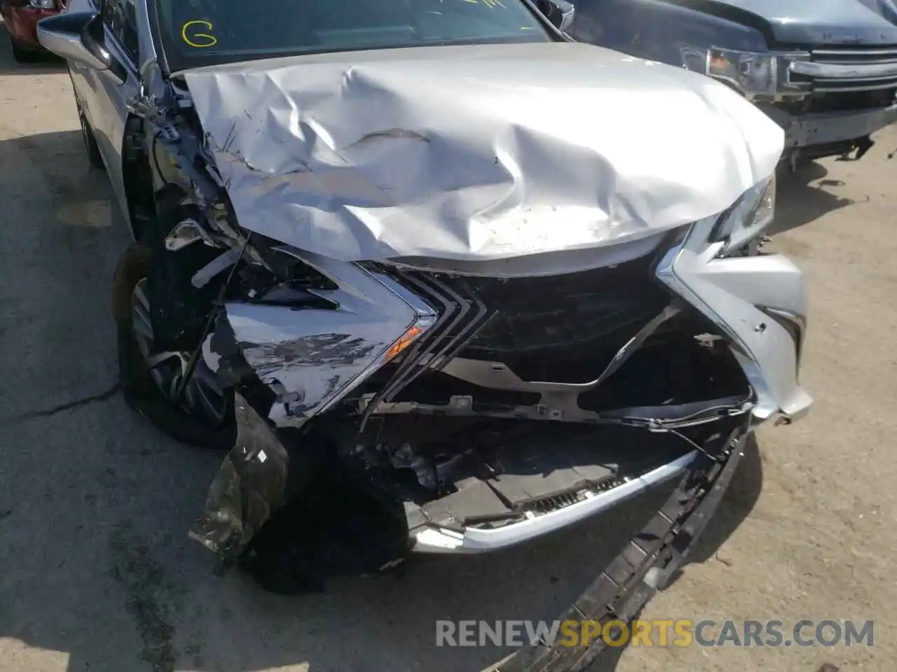 9 Photograph of a damaged car 58ADZ1B19LU061044 LEXUS ES350 2020