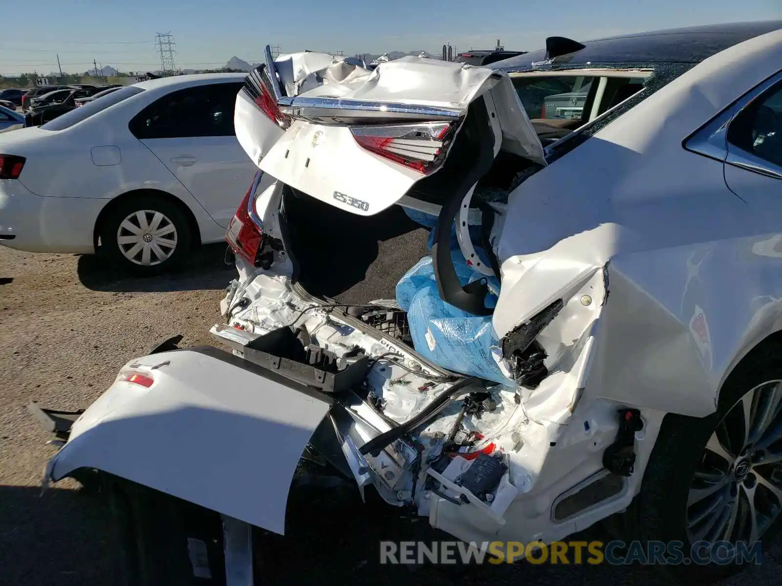 9 Photograph of a damaged car 58ADZ1B19LU062193 LEXUS ES350 2020