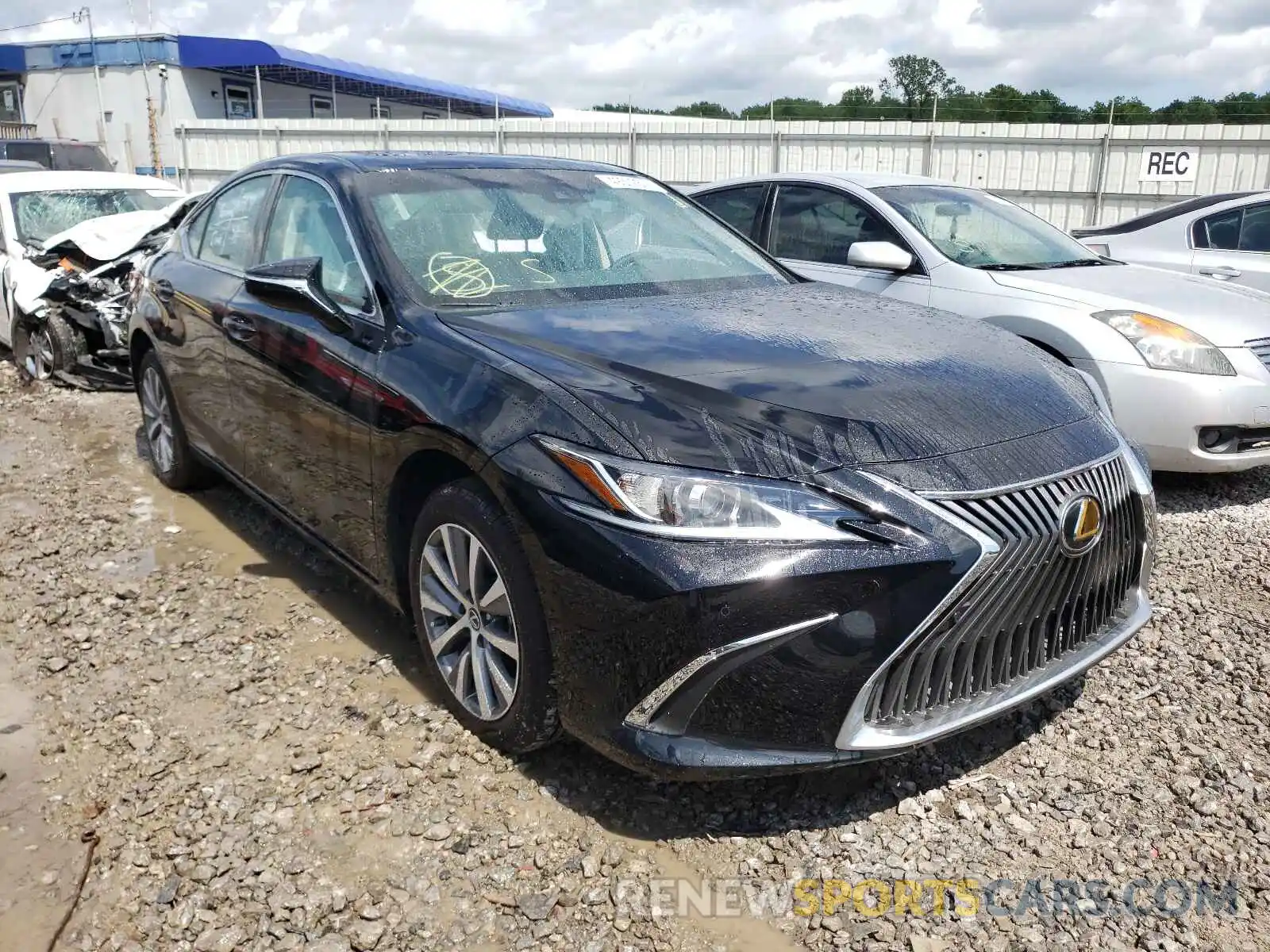 1 Photograph of a damaged car 58ADZ1B19LU069225 LEXUS ES350 2020