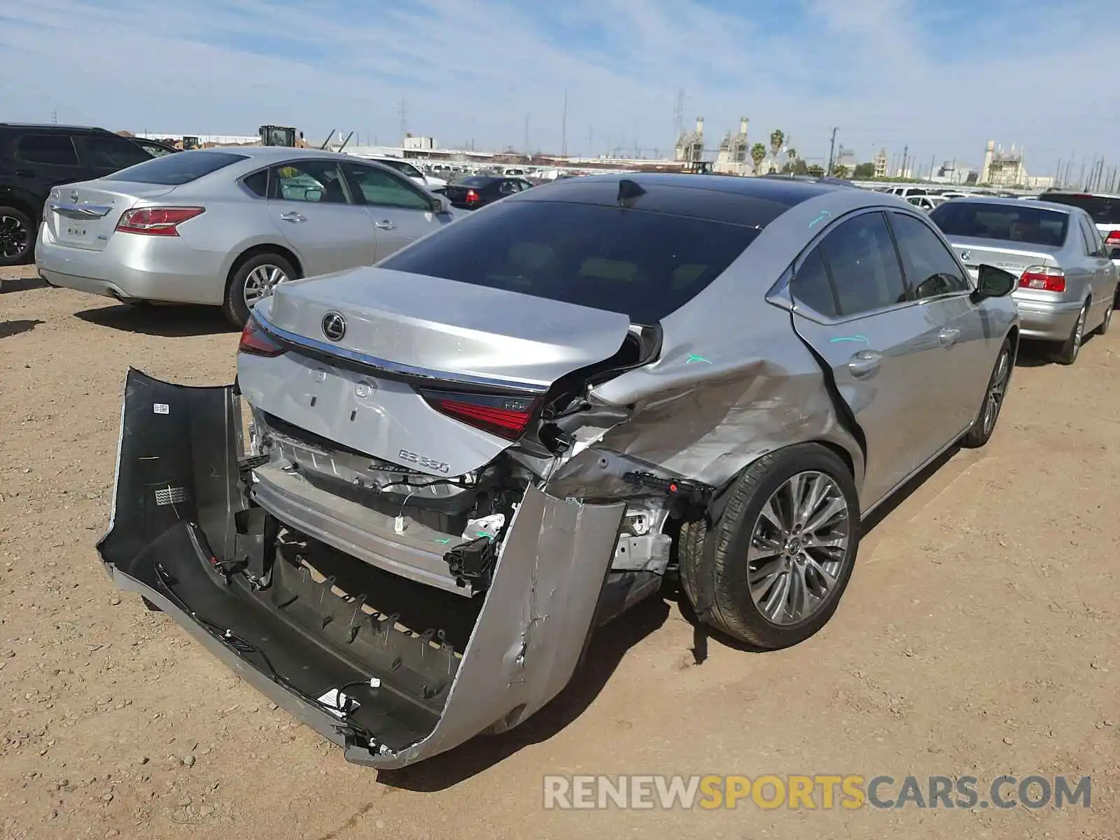 4 Photograph of a damaged car 58ADZ1B19LU072917 LEXUS ES350 2020