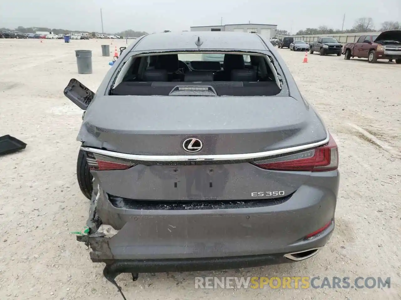 6 Photograph of a damaged car 58ADZ1B19LU074215 LEXUS ES350 2020