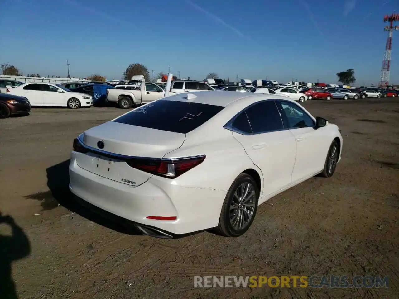 4 Photograph of a damaged car 58ADZ1B1XLU061828 LEXUS ES350 2020