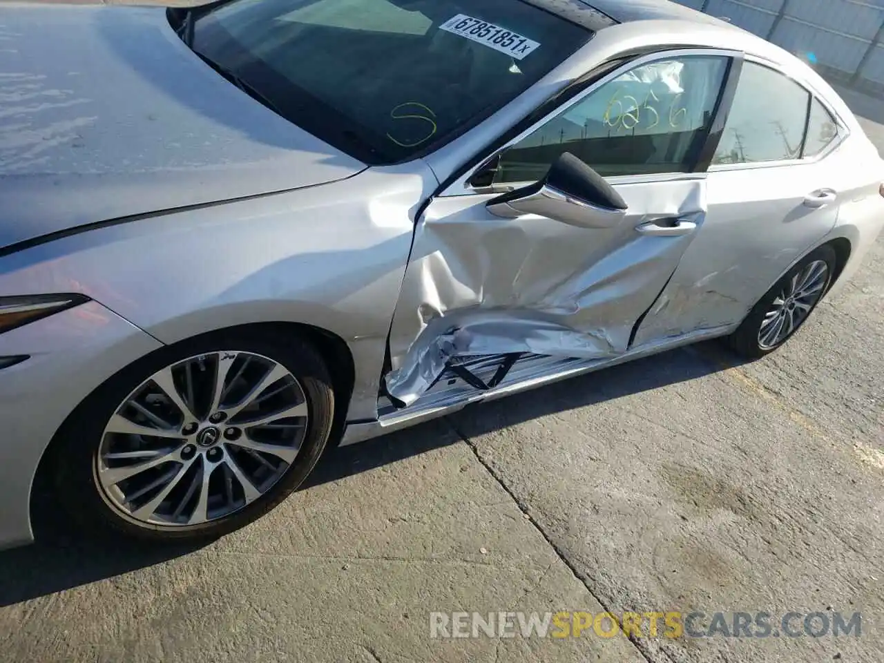 9 Photograph of a damaged car 58ADZ1B1XLU062123 LEXUS ES350 2020