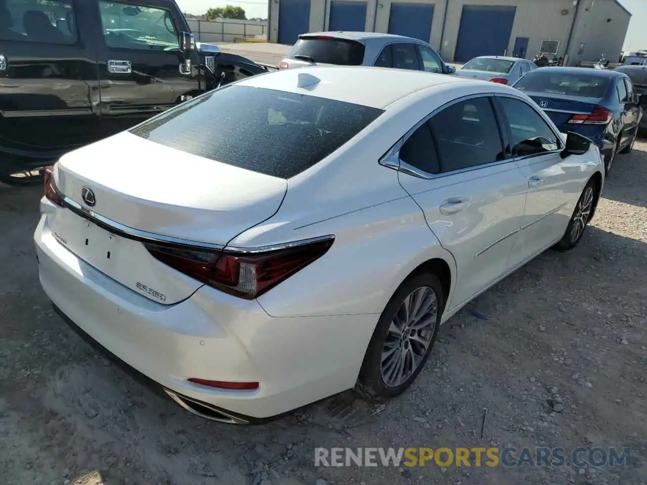 4 Photograph of a damaged car 58ADZ1B1XLU063854 LEXUS ES350 2020