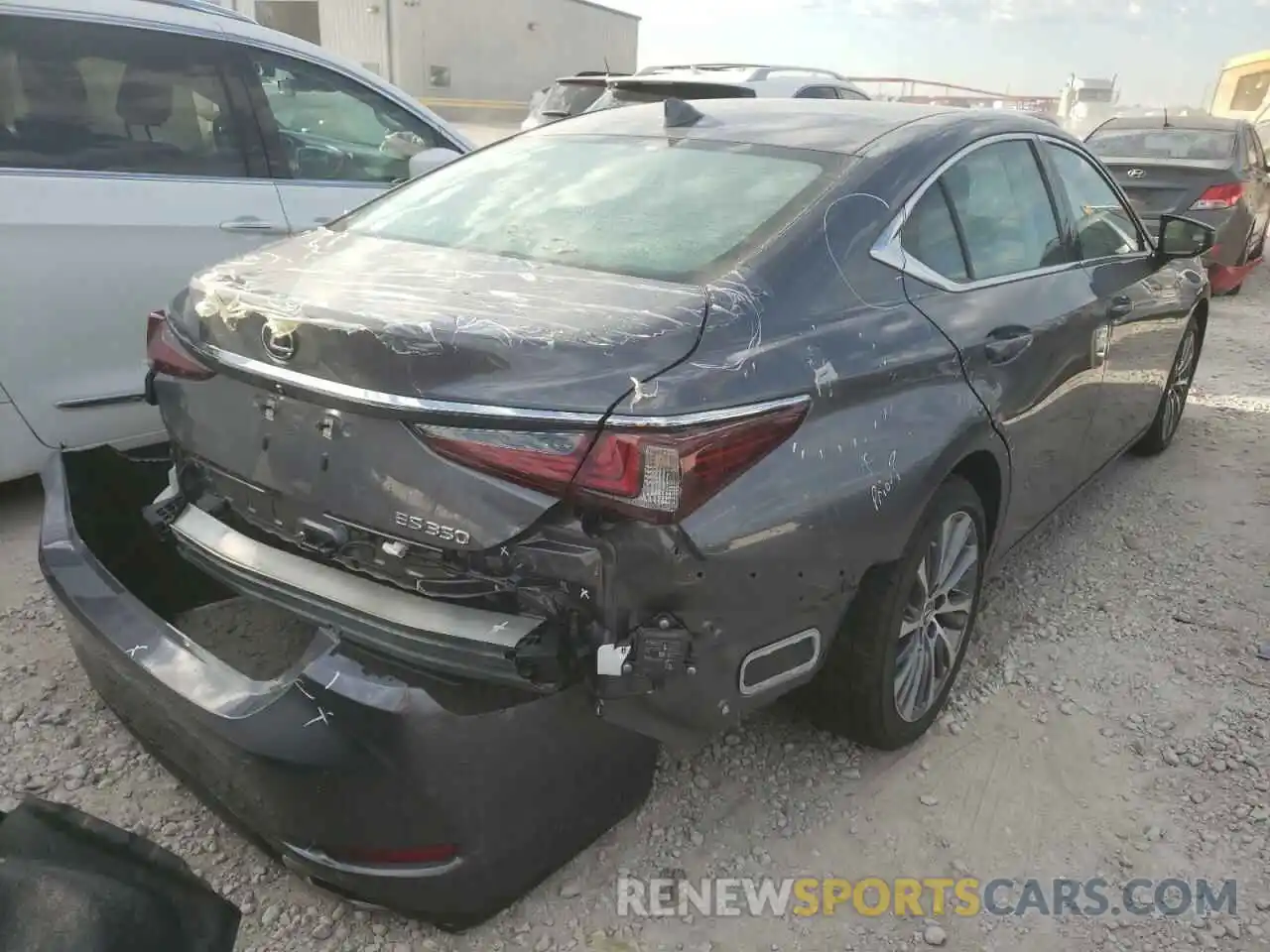 4 Photograph of a damaged car 58ADZ1B1XLU064275 LEXUS ES350 2020