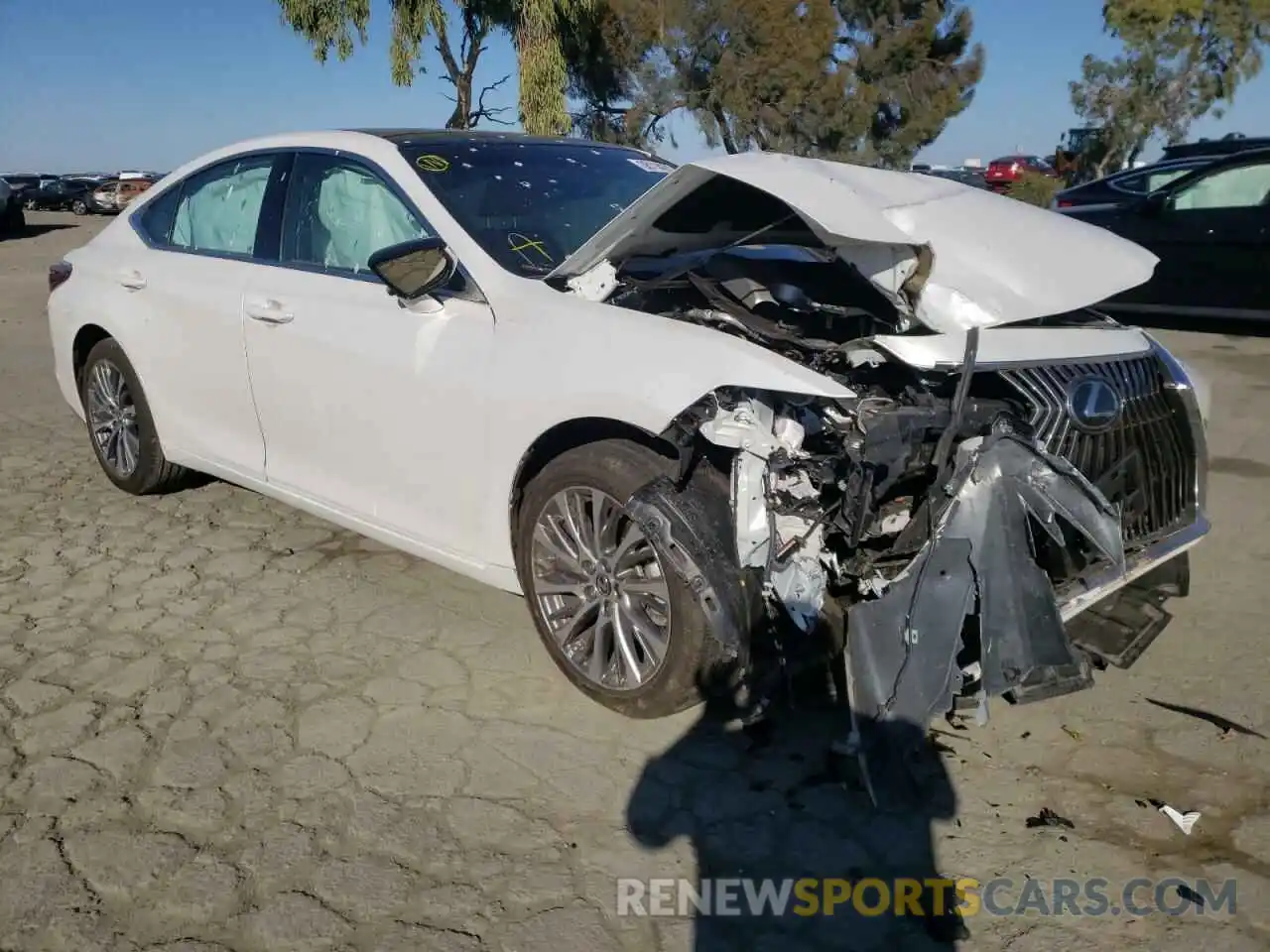 1 Photograph of a damaged car 58ADZ1B1XLU065331 LEXUS ES350 2020