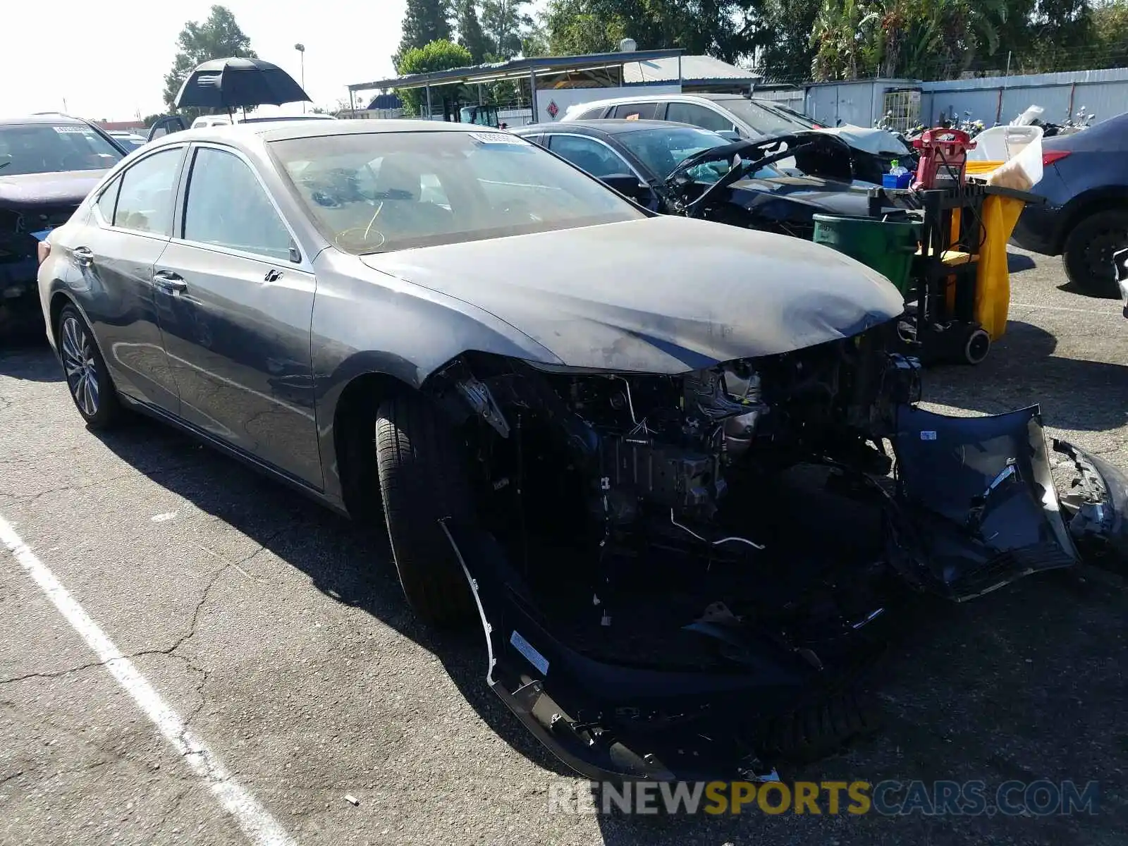 1 Photograph of a damaged car 58ADZ1B1XLU065748 LEXUS ES350 2020