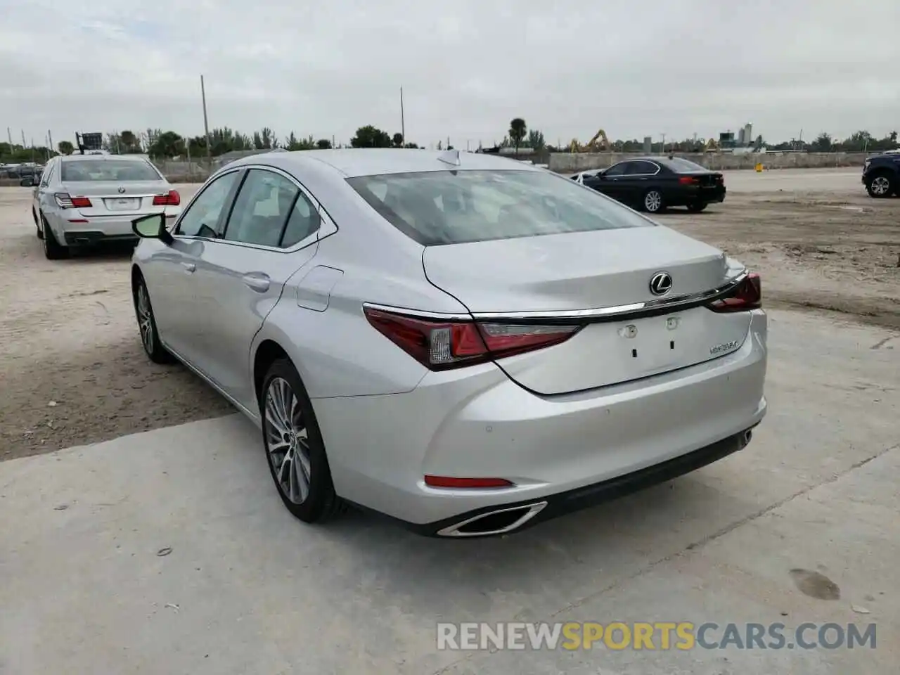 3 Photograph of a damaged car 58ADZ1B1XLU067421 LEXUS ES350 2020