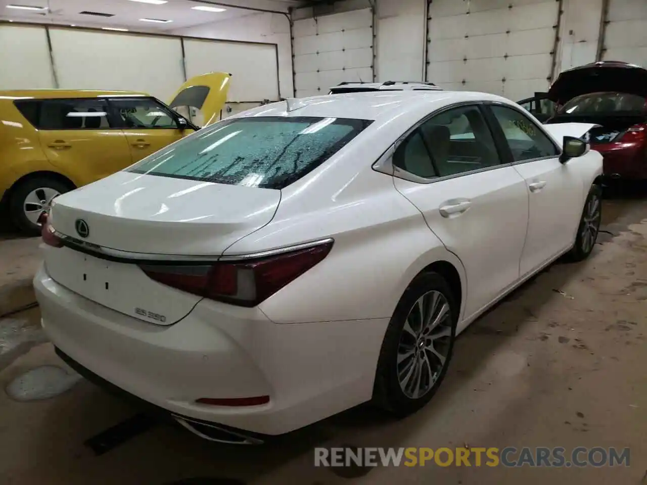 4 Photograph of a damaged car 58ADZ1B1XLU073753 LEXUS ES350 2020