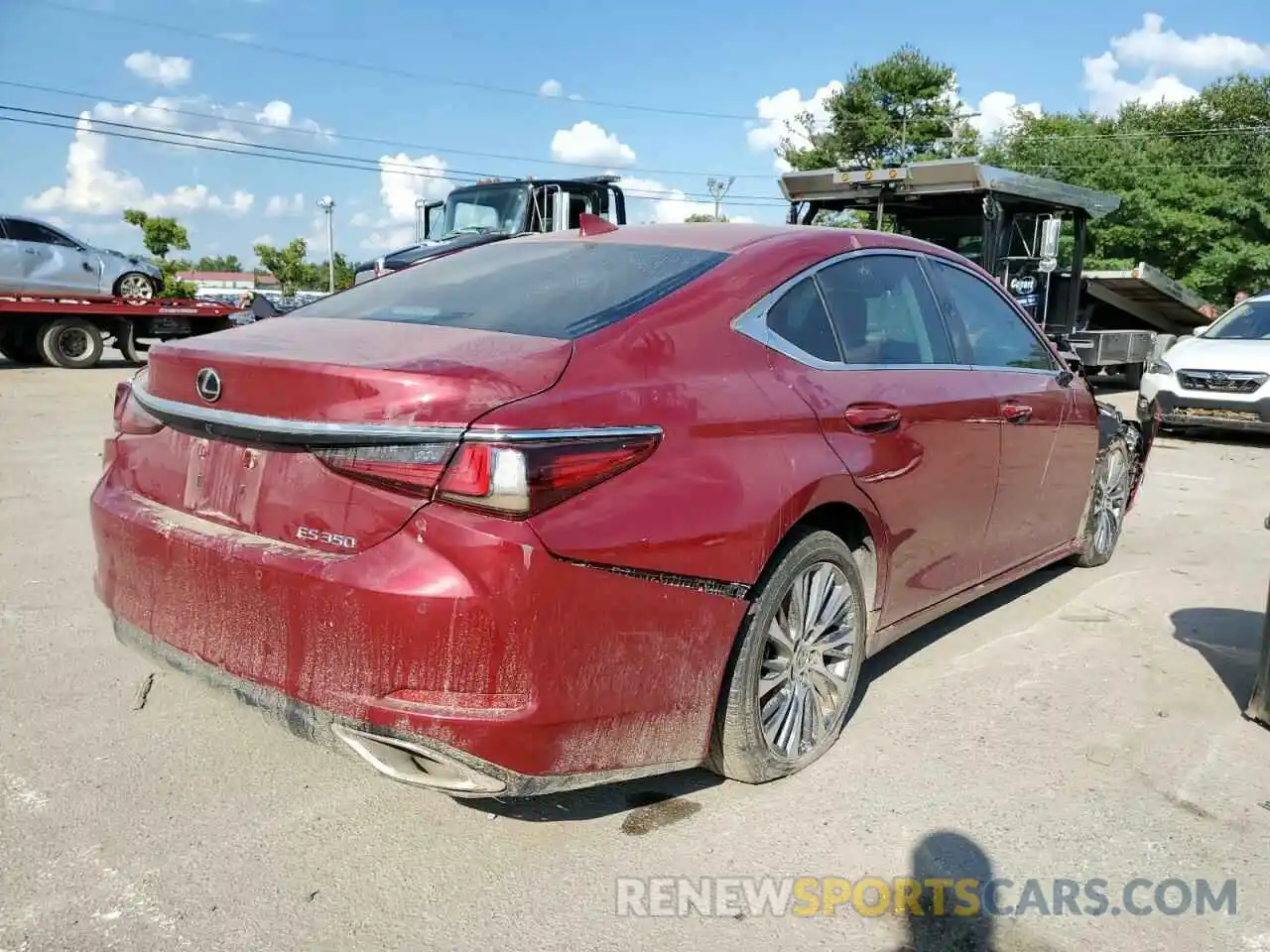 4 Photograph of a damaged car 58AEZ1B10LU057419 LEXUS ES350 2020