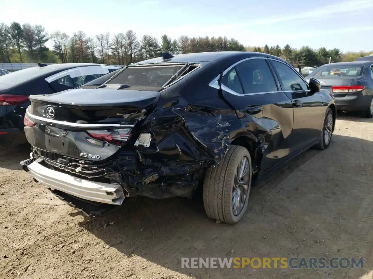 4 Photograph of a damaged car 58AEZ1B10LU066606 LEXUS ES350 2020