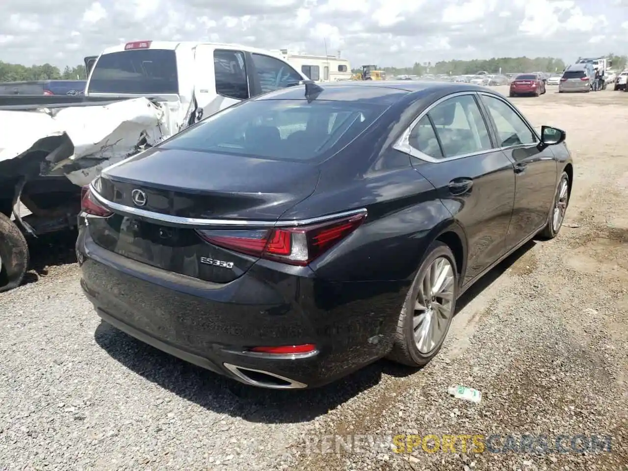 4 Photograph of a damaged car 58AEZ1B11LU055064 LEXUS ES350 2020