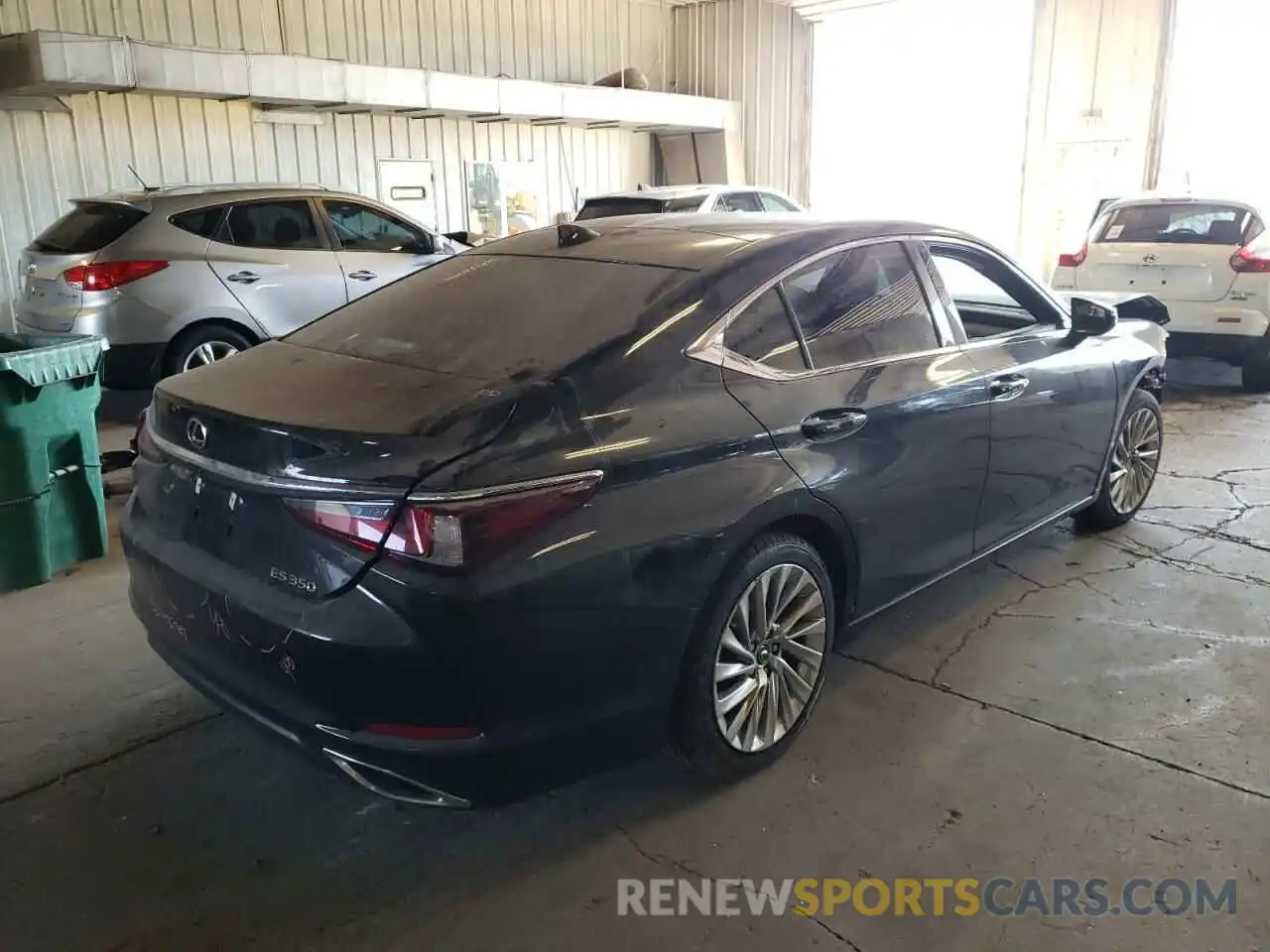 4 Photograph of a damaged car 58AEZ1B12LU054392 LEXUS ES350 2020