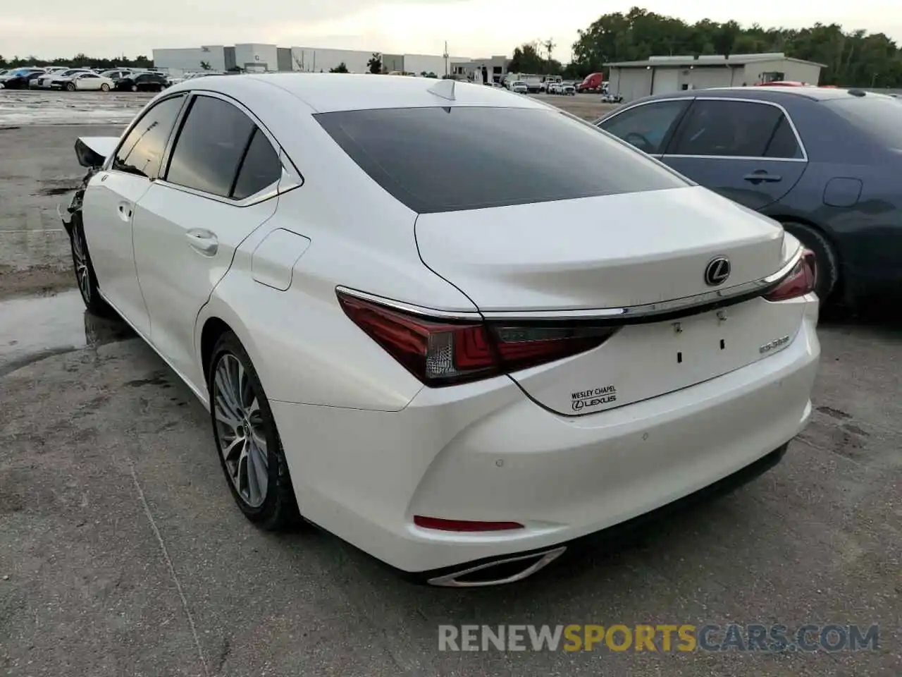 3 Фотография поврежденного автомобиля 58AEZ1B17LU078221 LEXUS ES350 2020