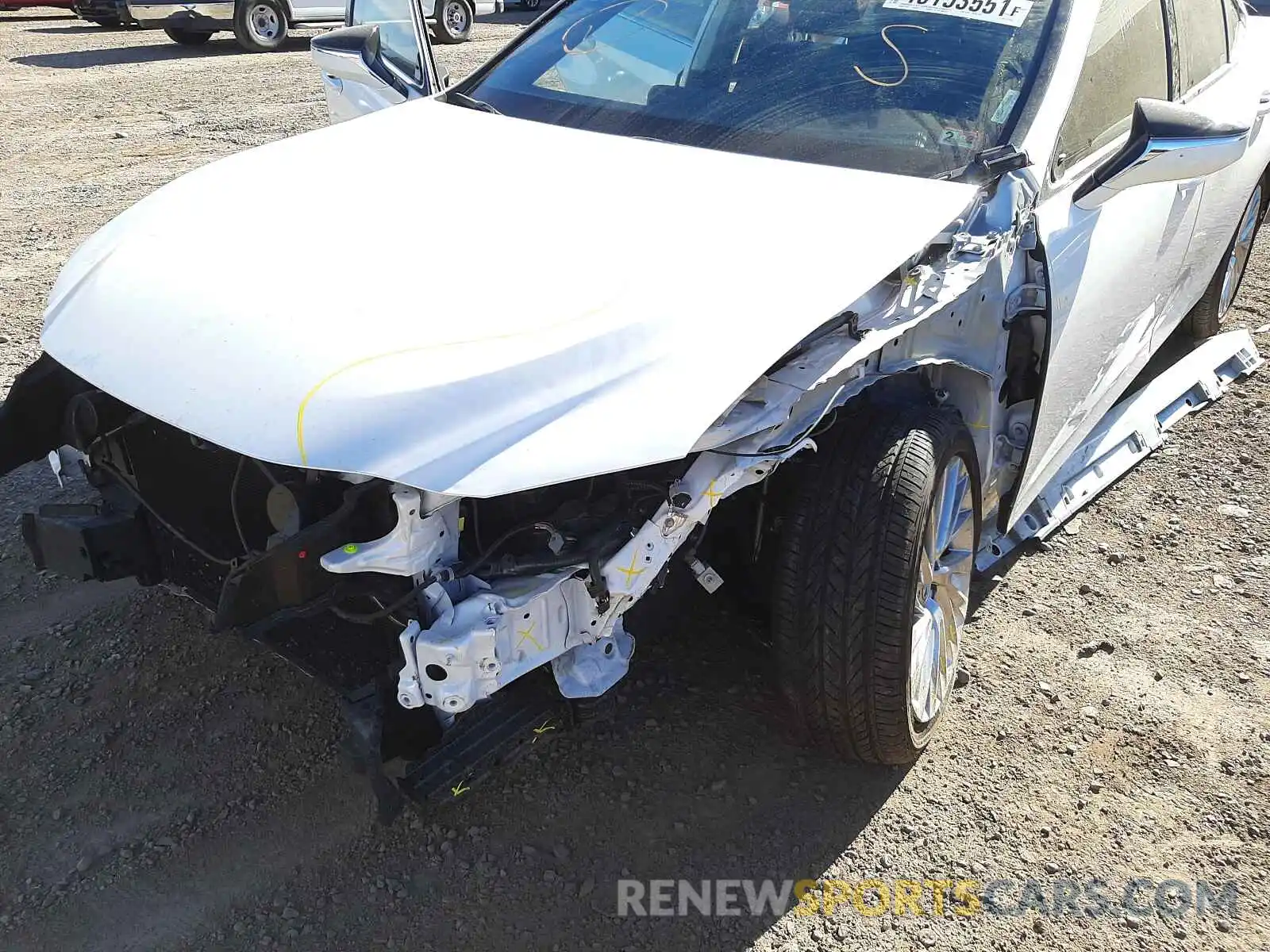 9 Photograph of a damaged car 58AEZ1B19LU067446 LEXUS ES350 2020