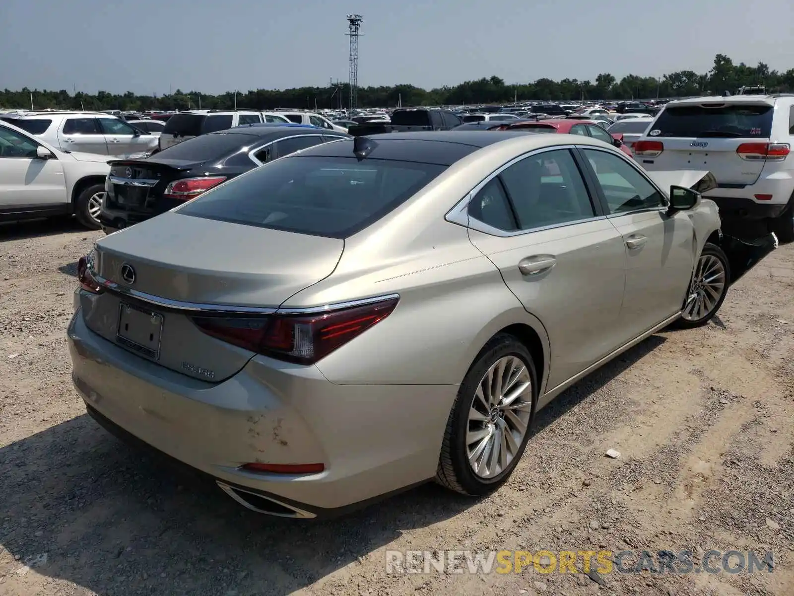 4 Photograph of a damaged car 58AFZ1B15LU077380 LEXUS ES350 2020