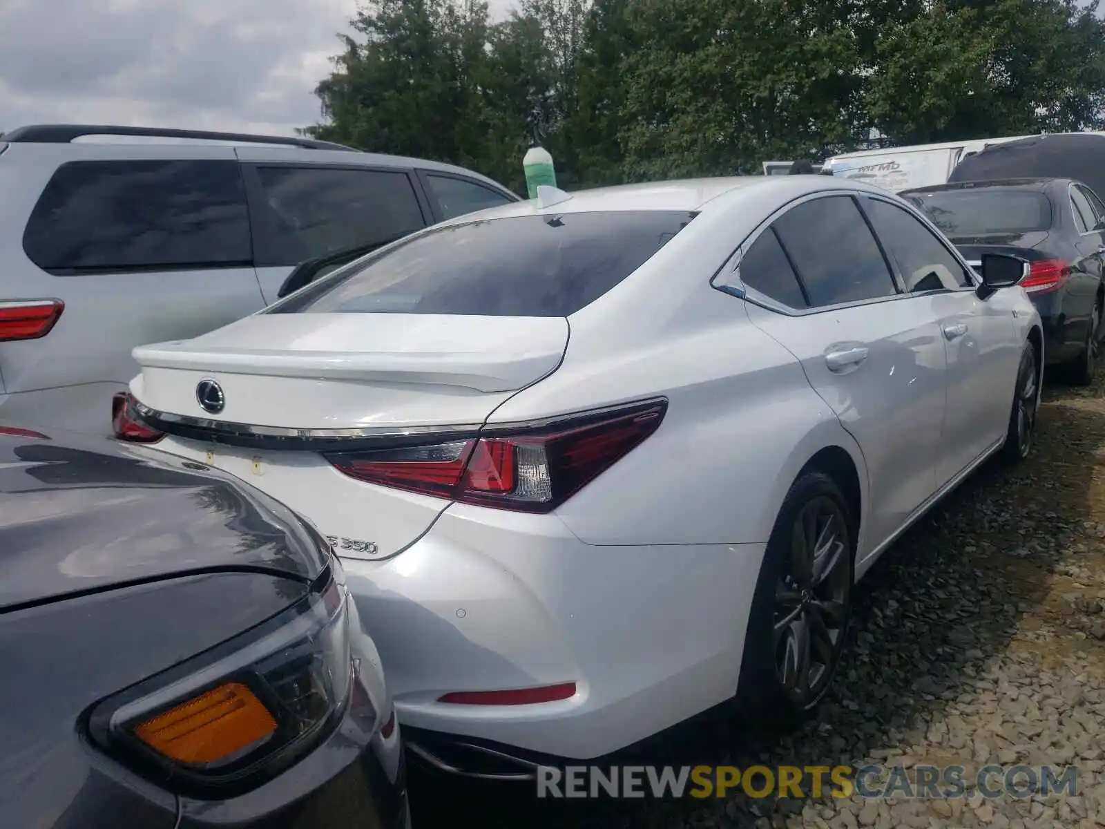 4 Photograph of a damaged car 58AGZ1B10LU079574 LEXUS ES350 2020