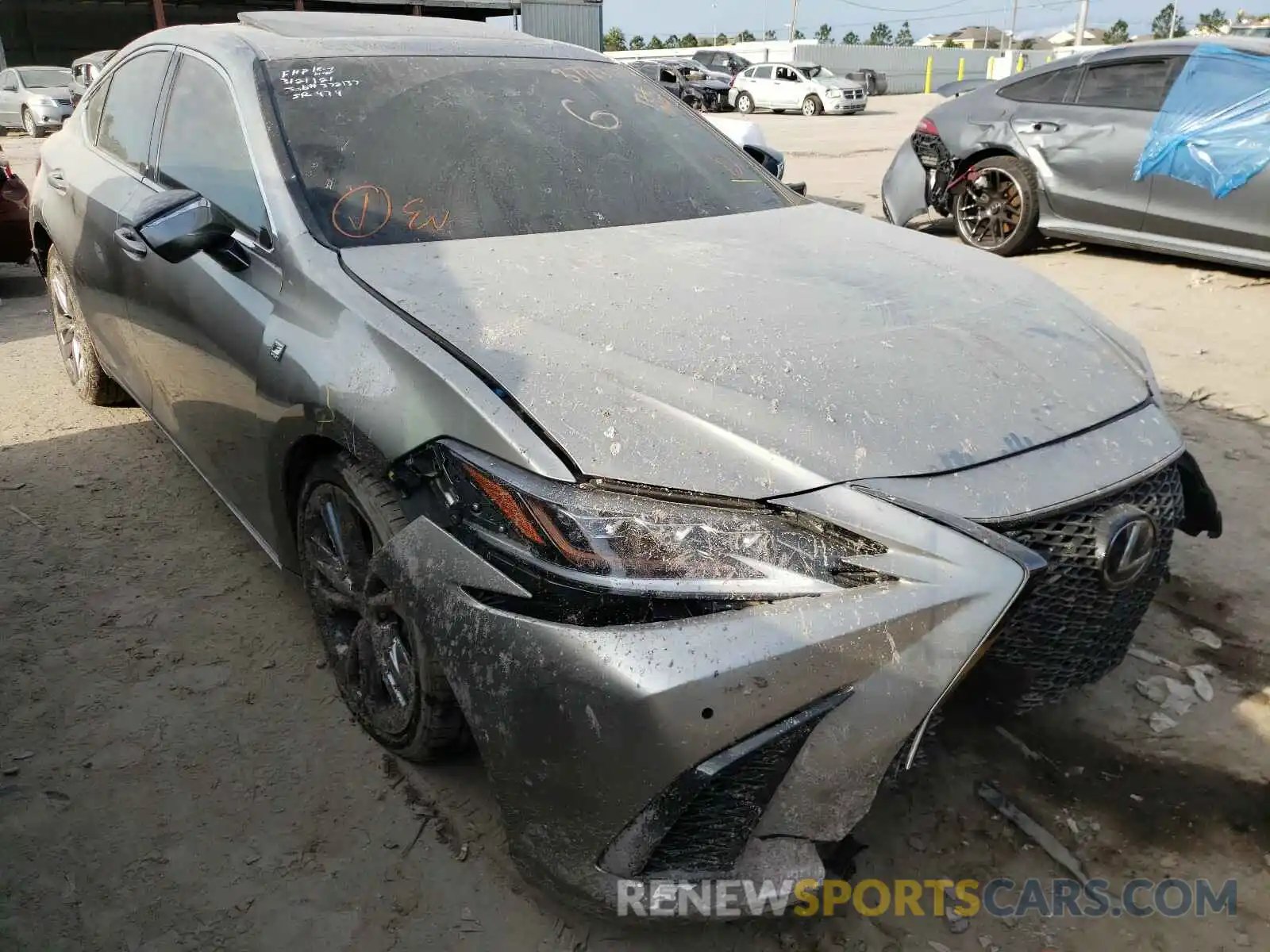 1 Photograph of a damaged car 58AGZ1B11LU064615 LEXUS ES350 2020