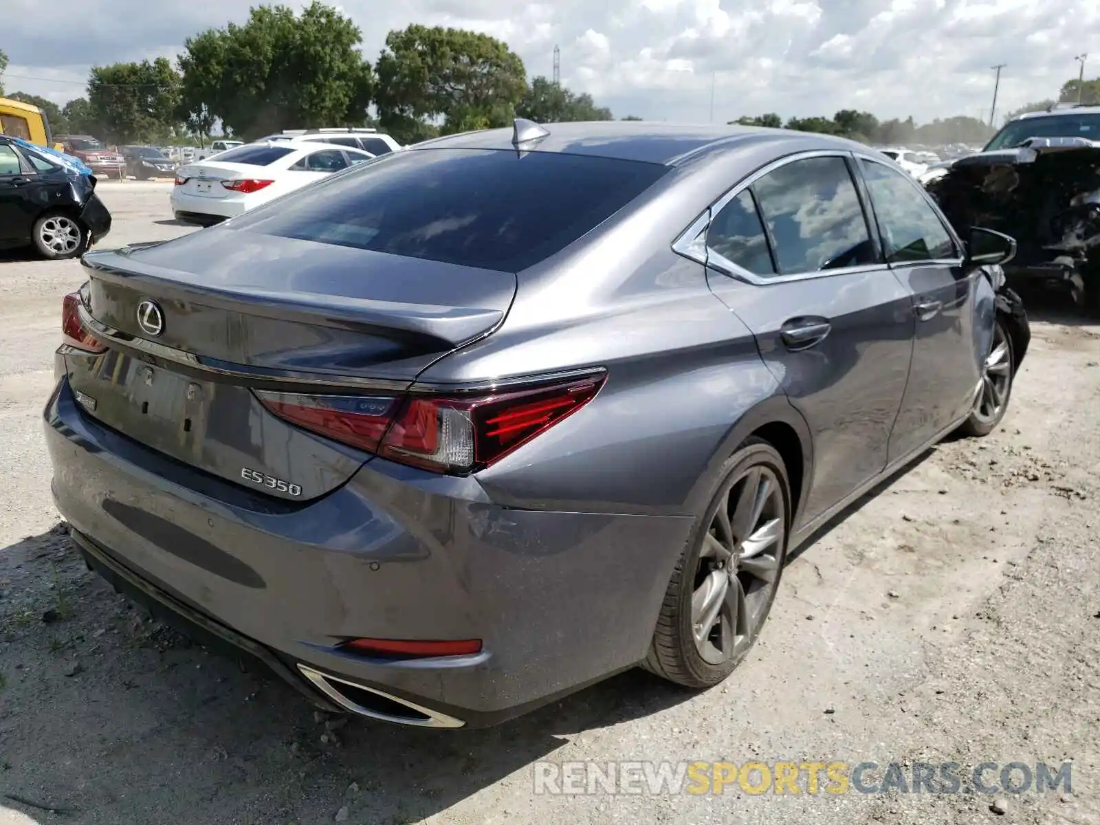 4 Photograph of a damaged car 58AGZ1B11LU066137 LEXUS ES350 2020