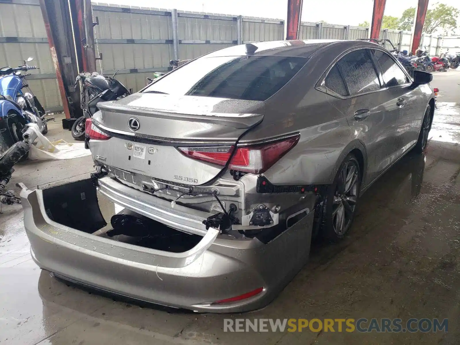 4 Photograph of a damaged car 58AGZ1B12LU061237 LEXUS ES350 2020