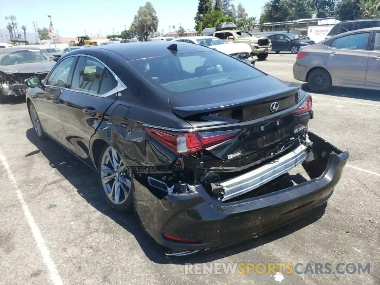 3 Photograph of a damaged car 58AGZ1B13LU071615 LEXUS ES350 2020