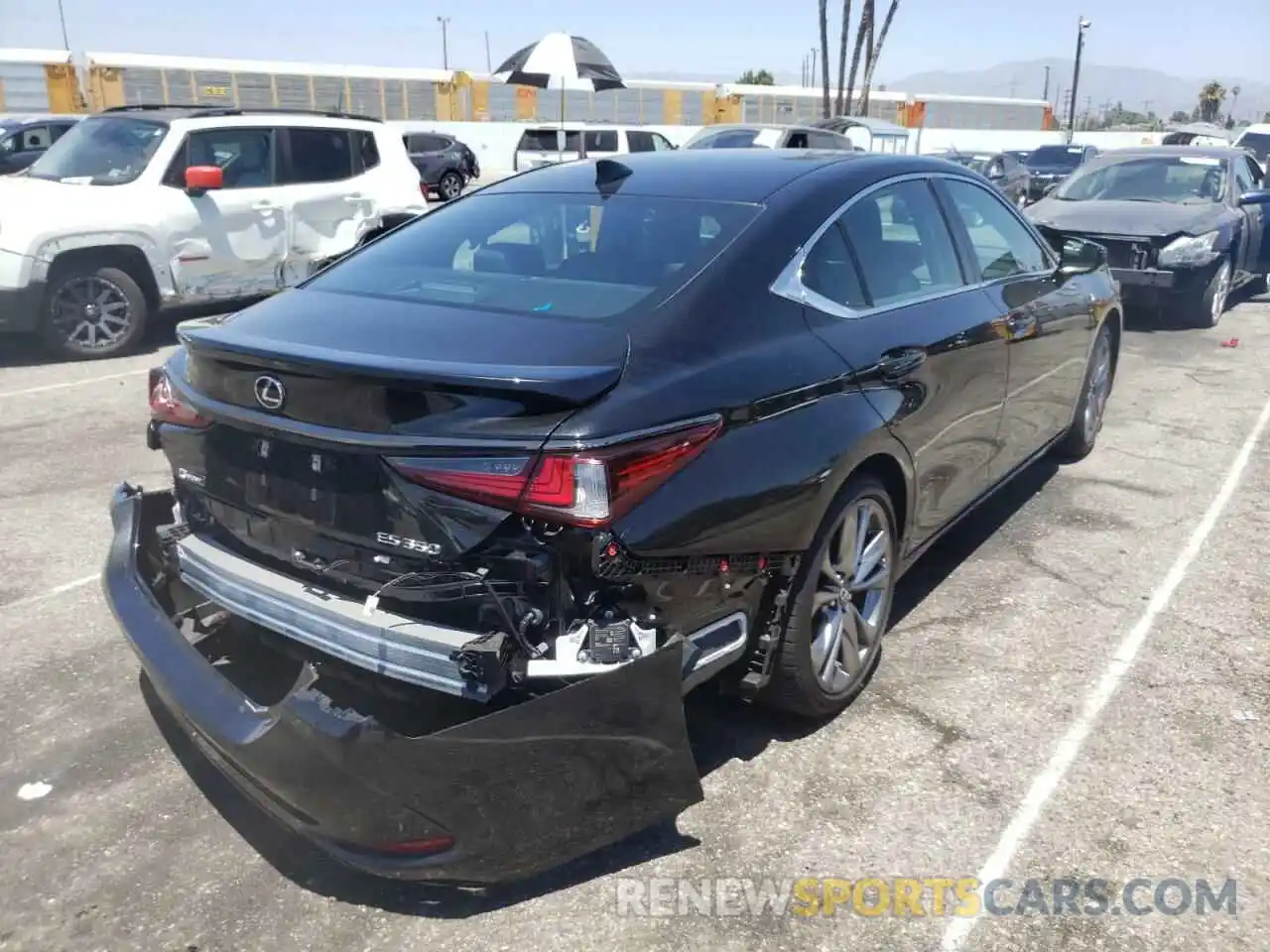 4 Photograph of a damaged car 58AGZ1B13LU071615 LEXUS ES350 2020