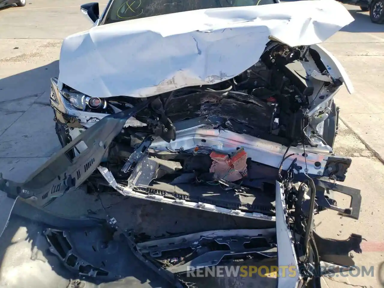 9 Photograph of a damaged car 58AGZ1B13LU075390 LEXUS ES350 2020