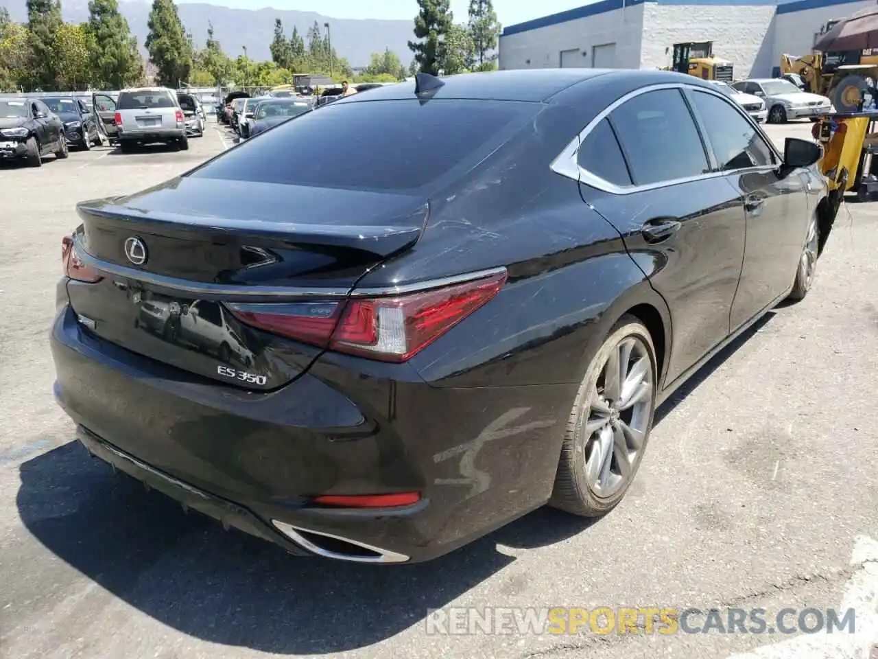 4 Photograph of a damaged car 58AGZ1B14LU062244 LEXUS ES350 2020