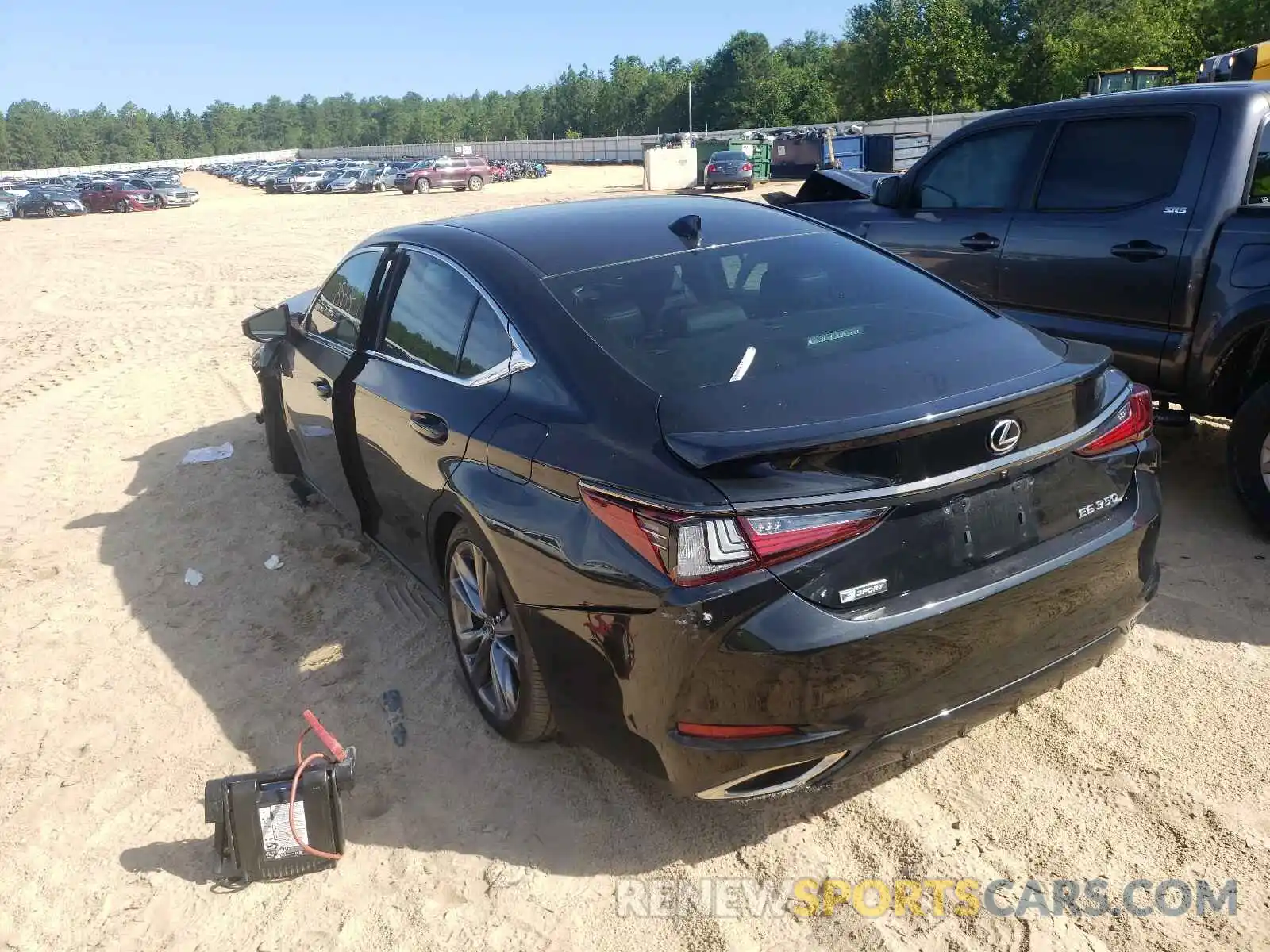 3 Photograph of a damaged car 58AGZ1B15LU058011 LEXUS ES350 2020