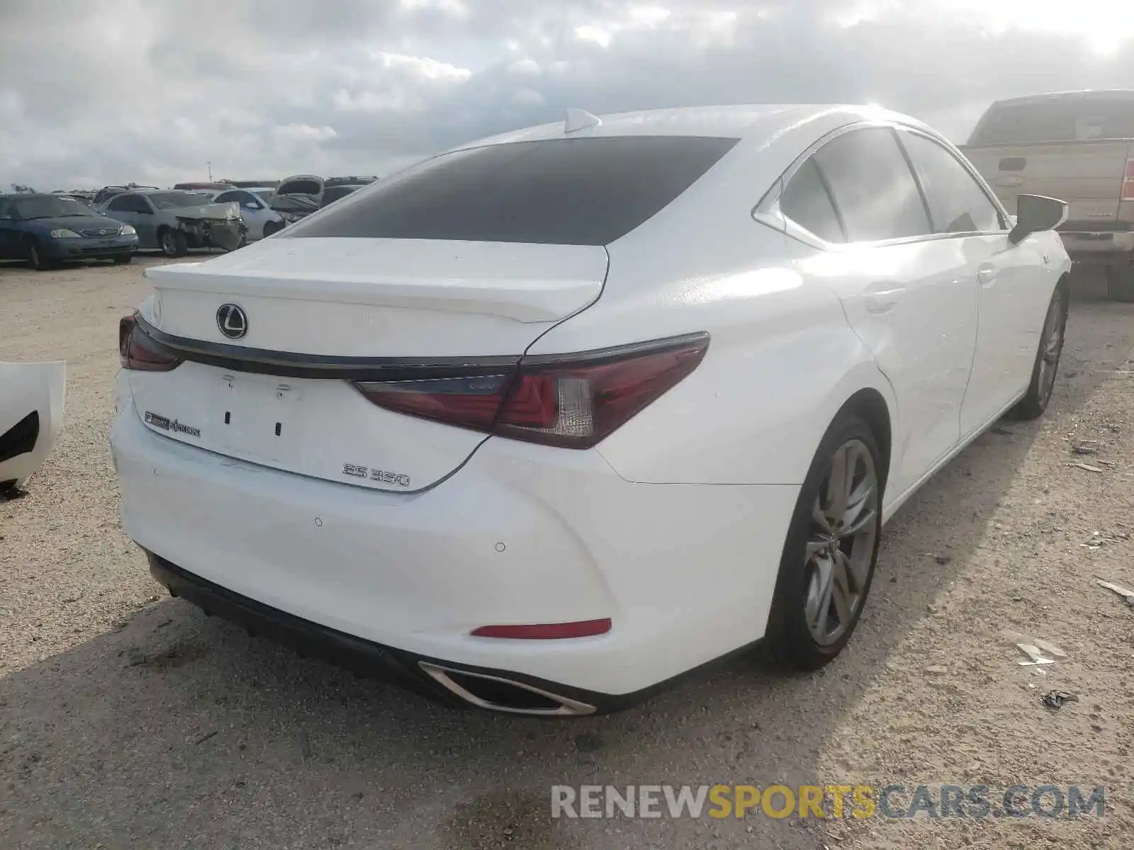 4 Photograph of a damaged car 58AGZ1B15LU065007 LEXUS ES350 2020