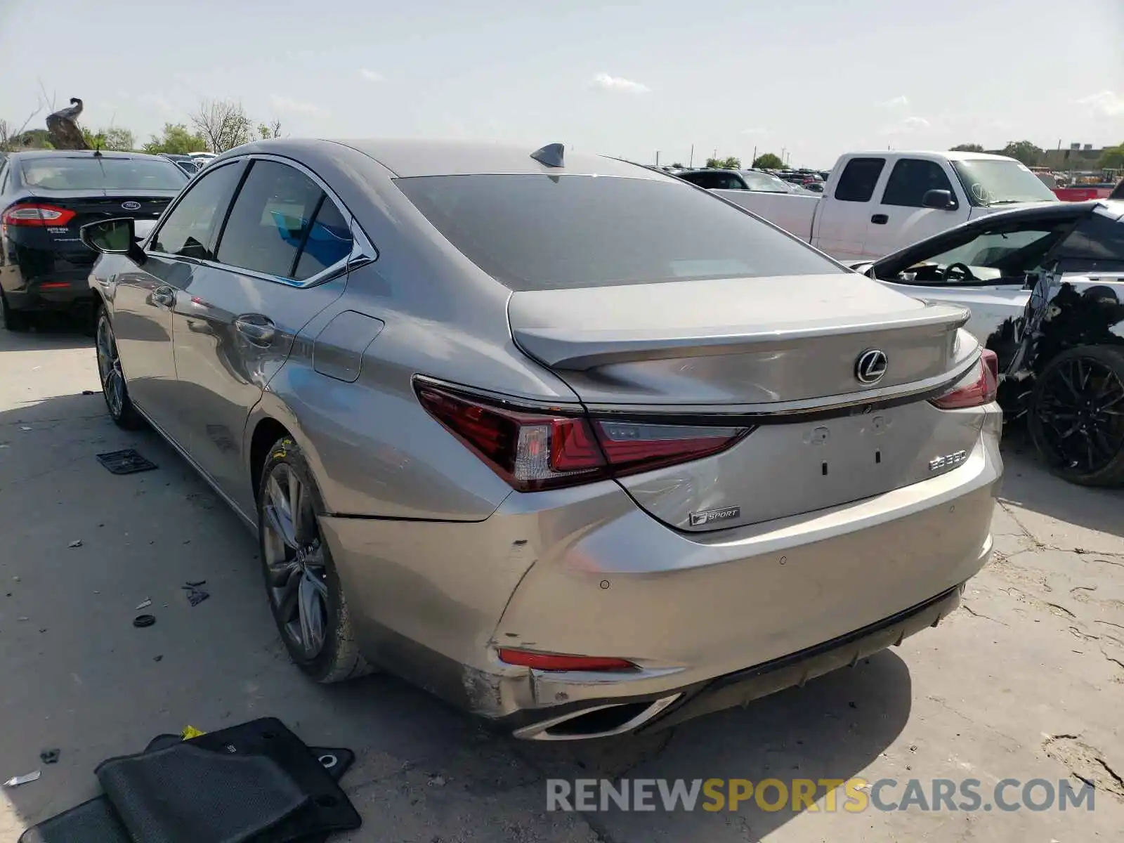 3 Photograph of a damaged car 58AGZ1B16LU051763 LEXUS ES350 2020