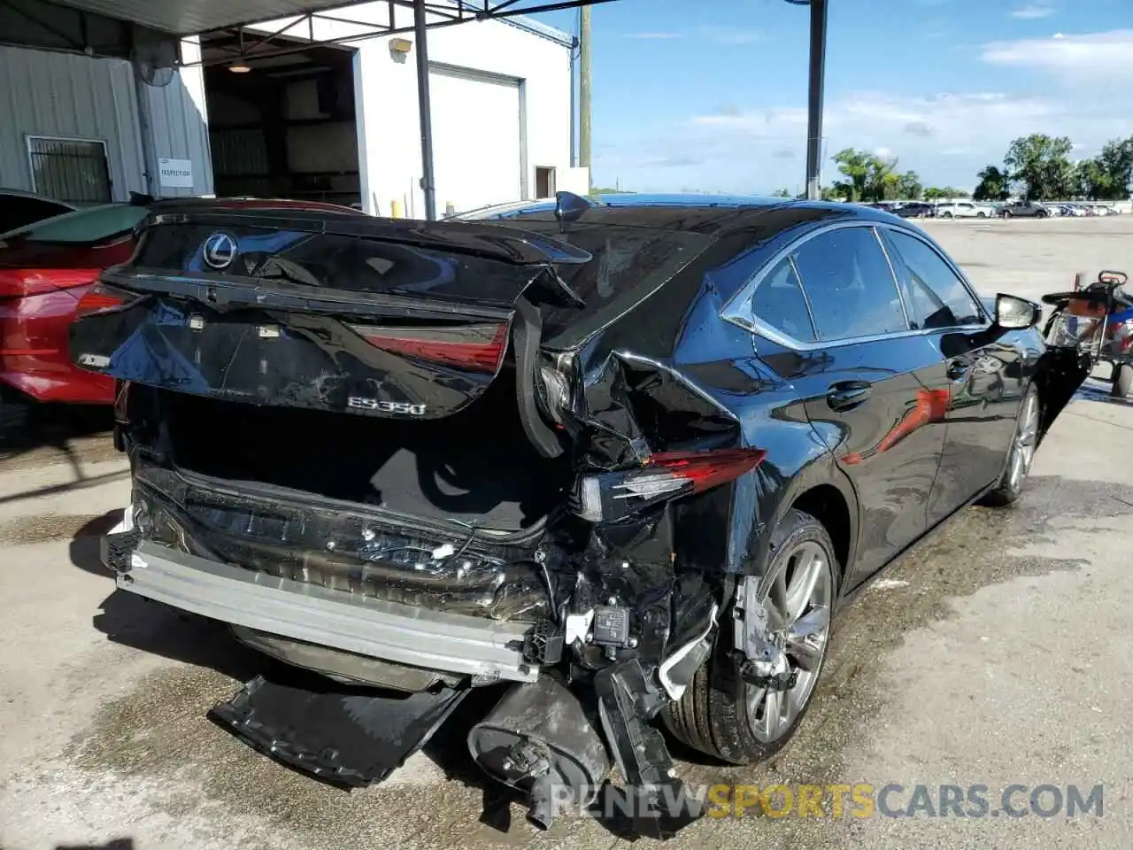 4 Photograph of a damaged car 58AGZ1B16LU065243 LEXUS ES350 2020