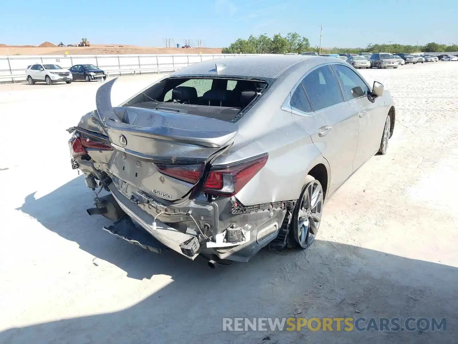 4 Photograph of a damaged car 58AGZ1B16LU070930 LEXUS ES350 2020