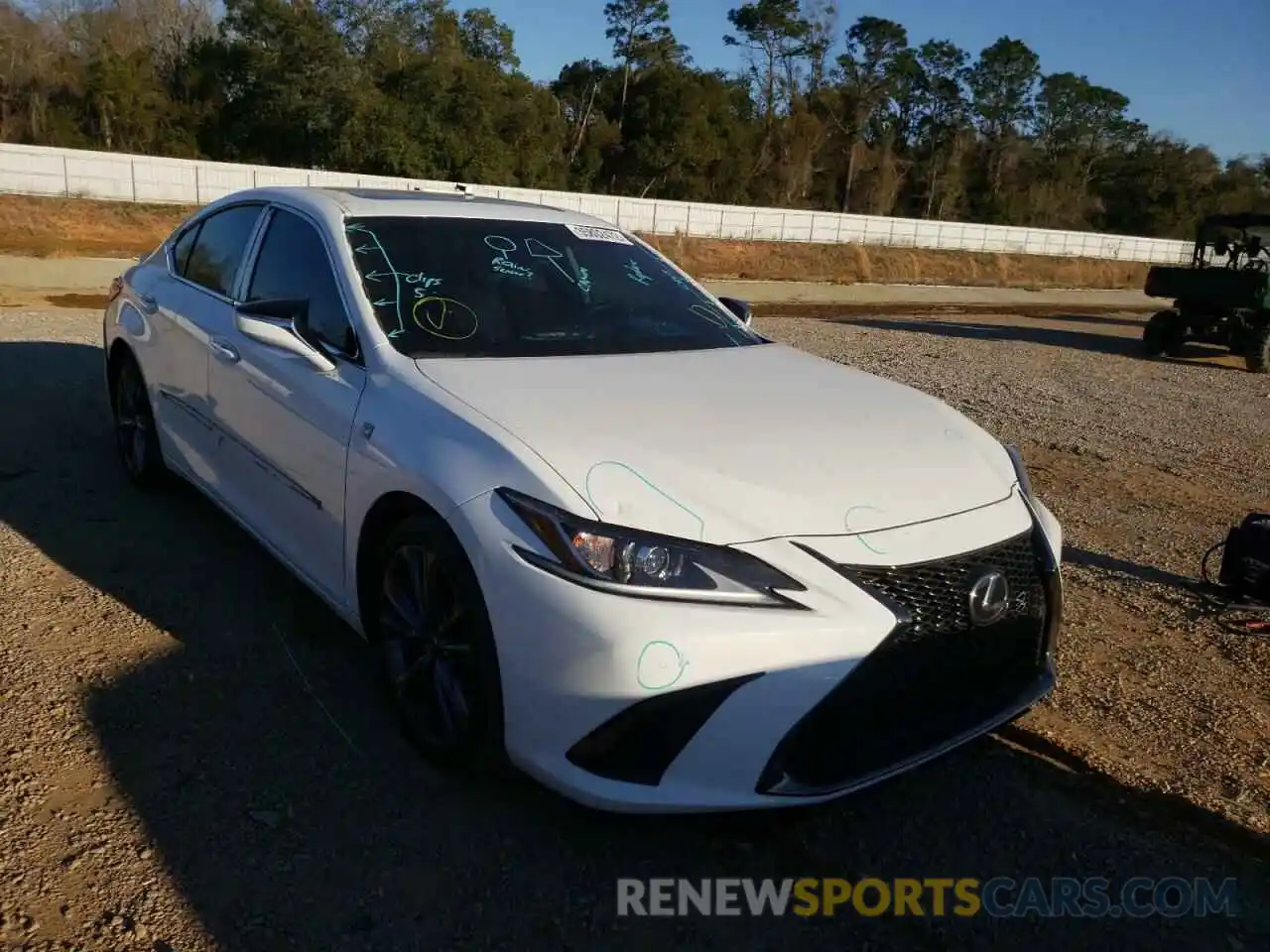 1 Photograph of a damaged car 58AGZ1B17LU067566 LEXUS ES350 2020