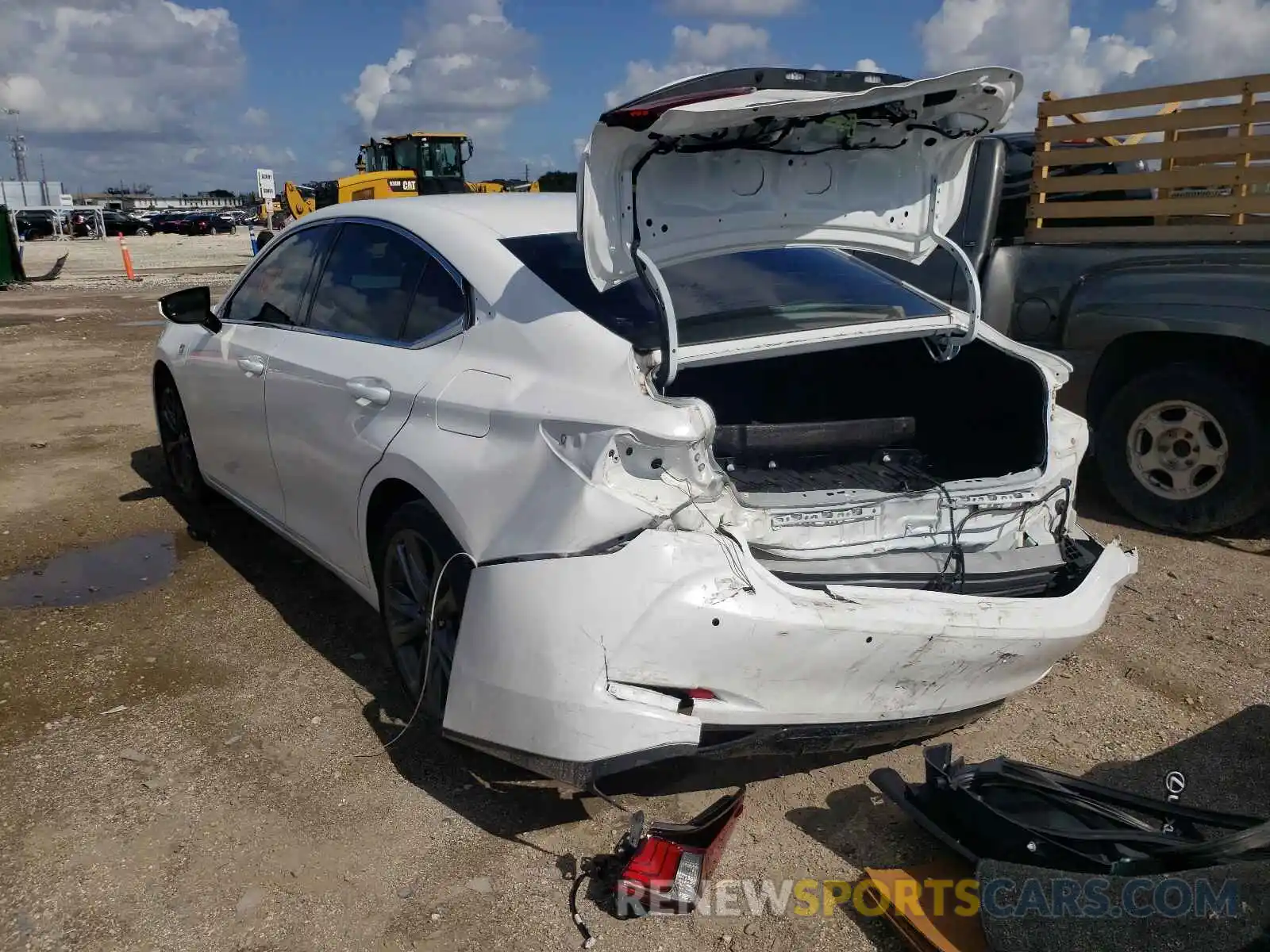 3 Photograph of a damaged car 58AGZ1B17LU070161 LEXUS ES350 2020