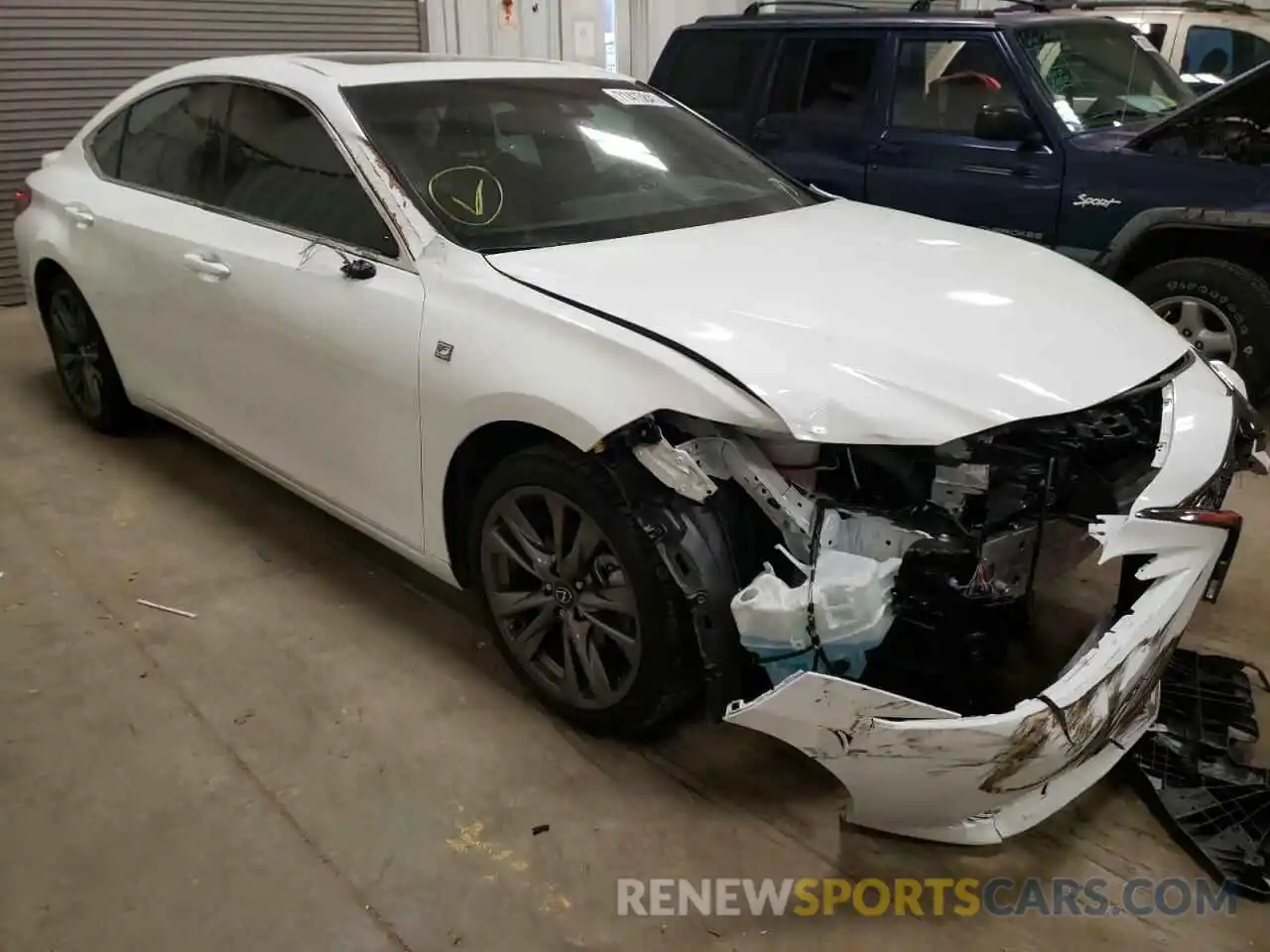 1 Photograph of a damaged car 58AGZ1B17LU072301 LEXUS ES350 2020